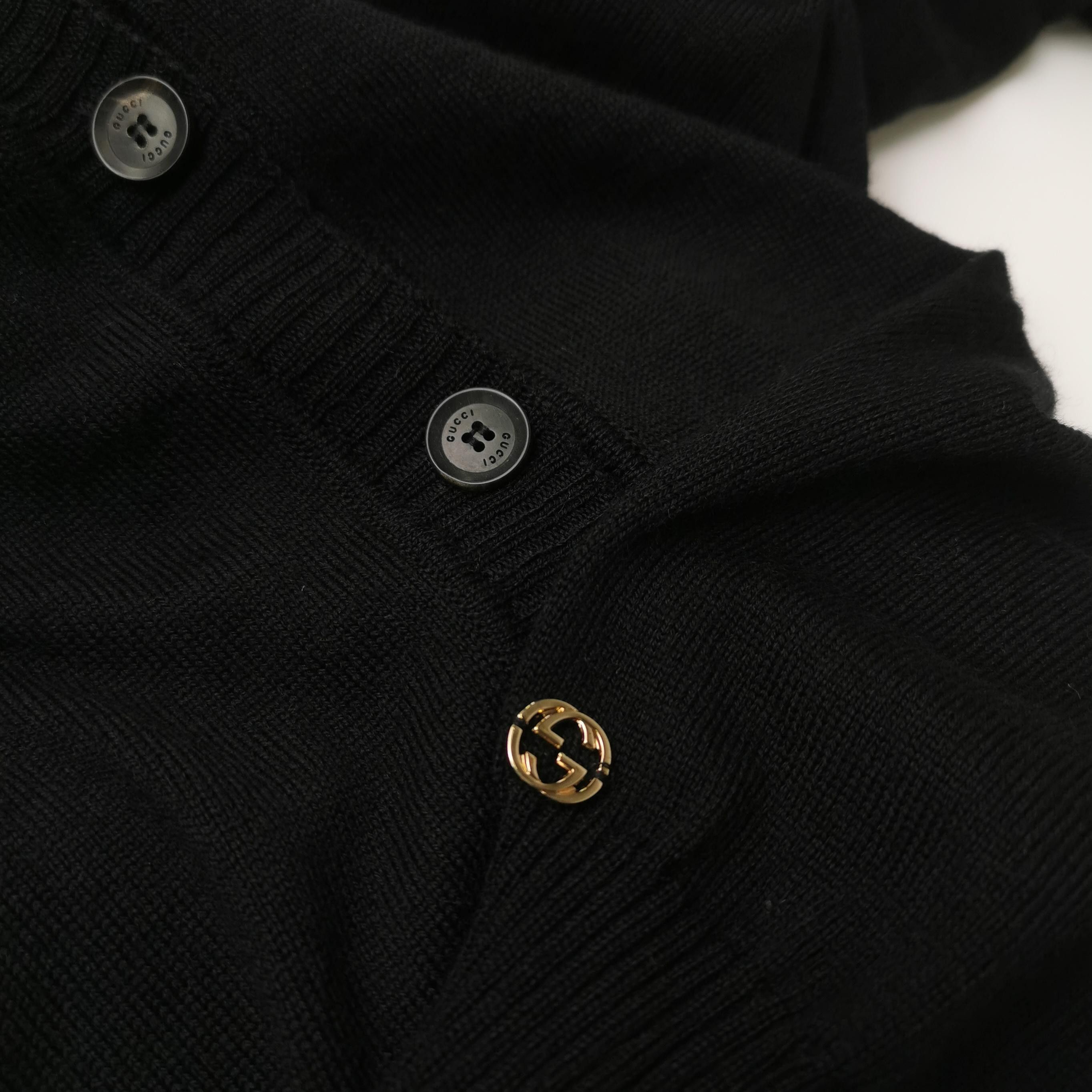 Gucci Gucci V-Neck Wool Cardigan Size XS Size XS / US 0-2 / IT 36-38 - 3 Thumbnail