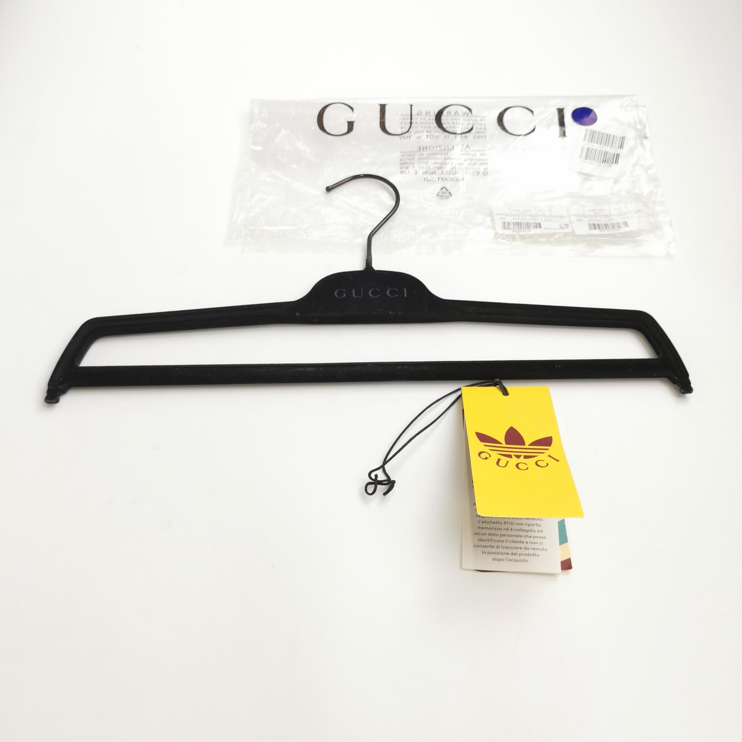Gucci Gucci x Adidas Trefoil Logo V-Neck T-Shirt Size S Size S / US 4 / IT 40 - 4 Thumbnail