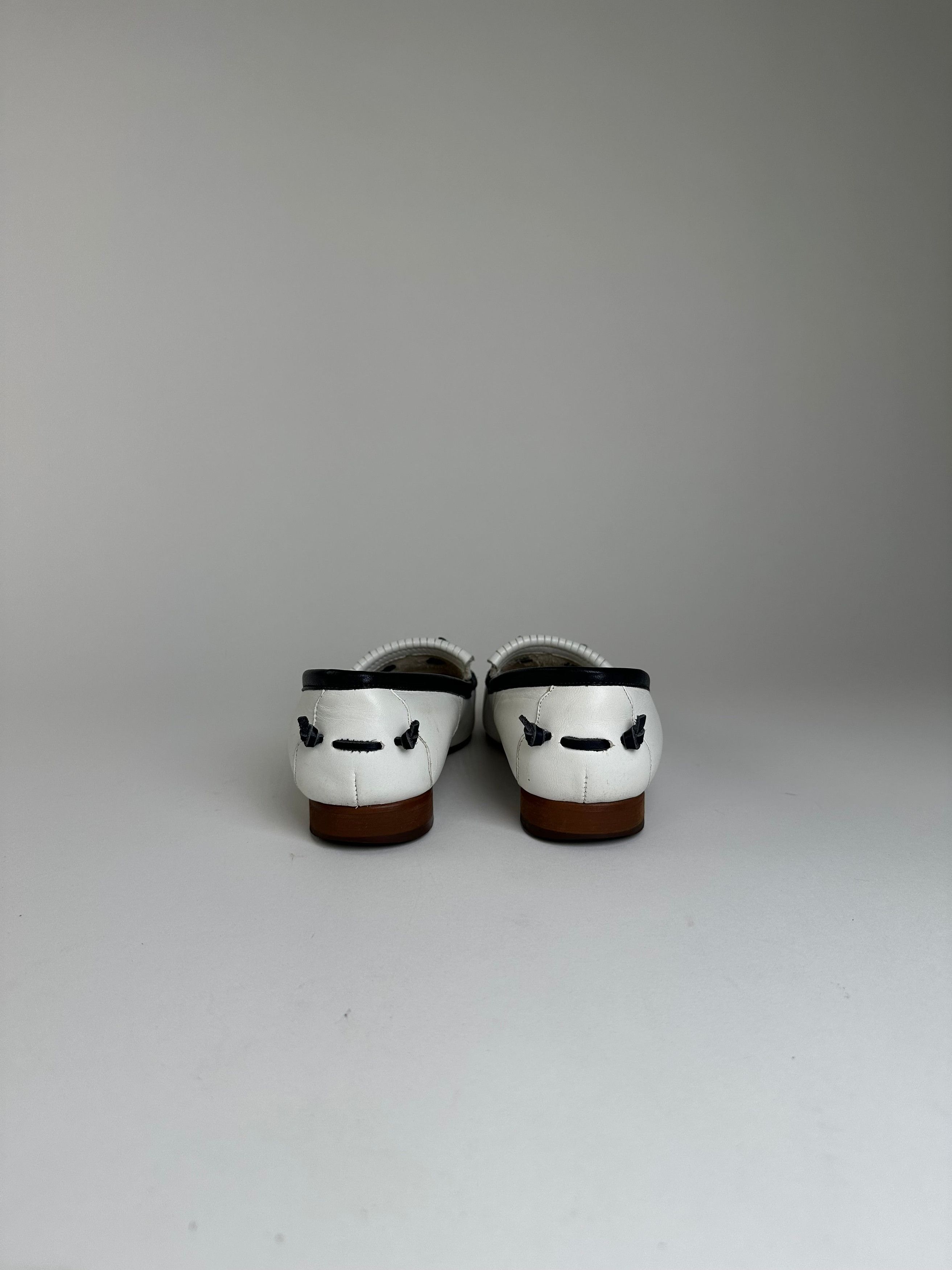 Courreges Vintage Smooth Loafers White EU5 Size US 4.5 / IT 34.5 - 4 Thumbnail