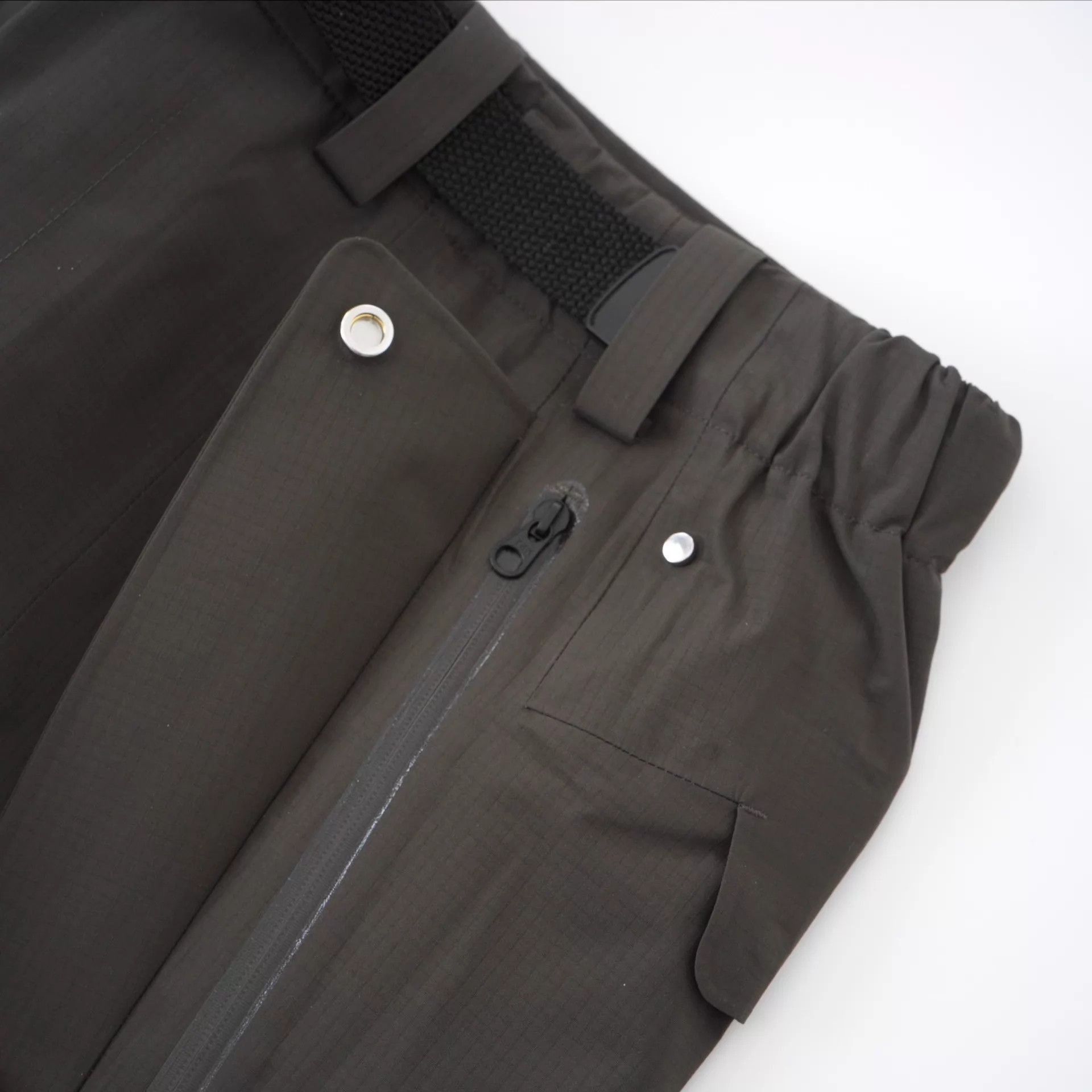 Goldwin Brown GORE-TEX Pro Ski Pants, Size 34 Size US 34 / EU 50 - 4 Thumbnail