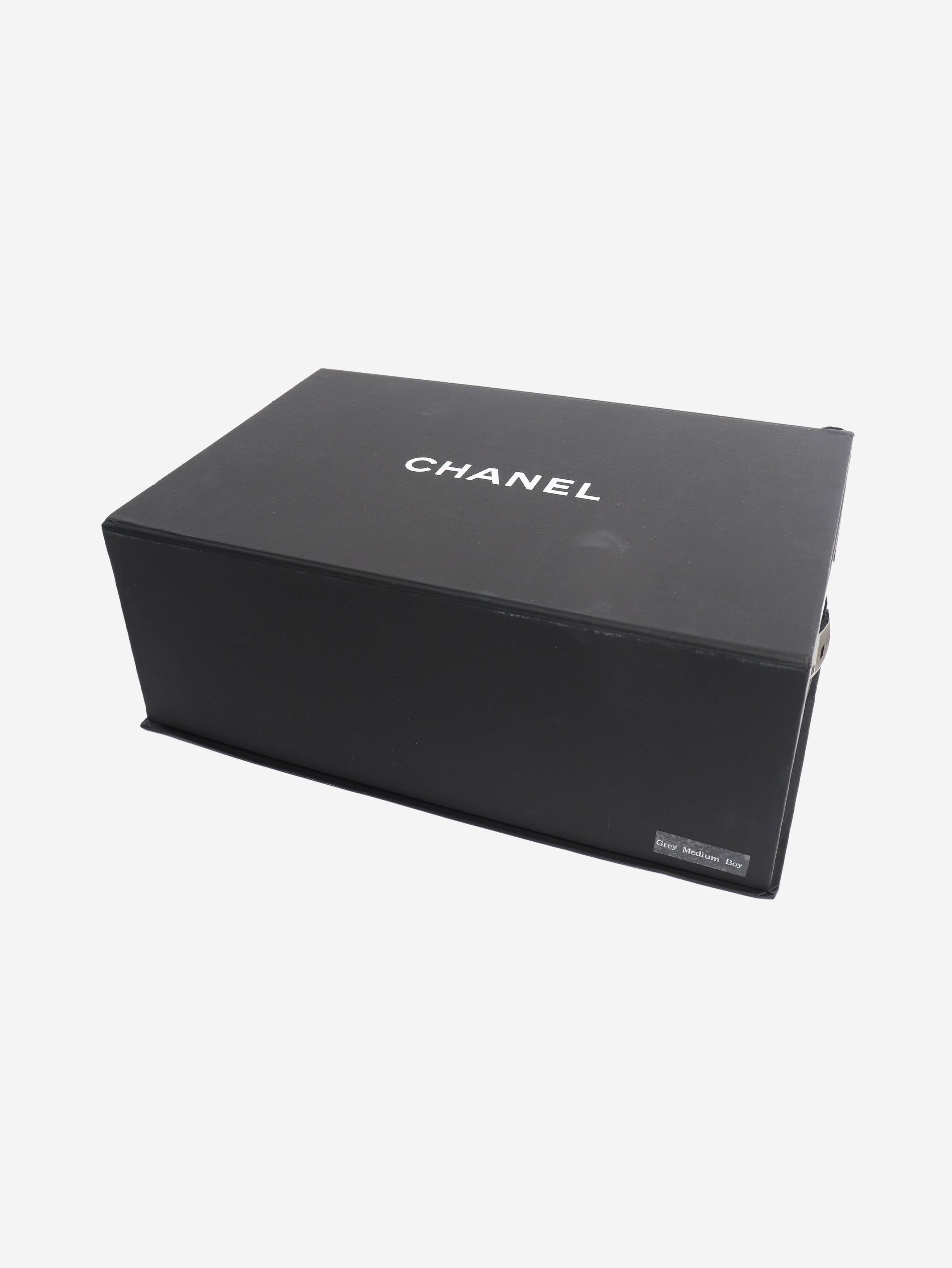 Chanel Grey 2014 medium chevron-quilted leather Boy bag Size ONE SIZE - 13 Thumbnail
