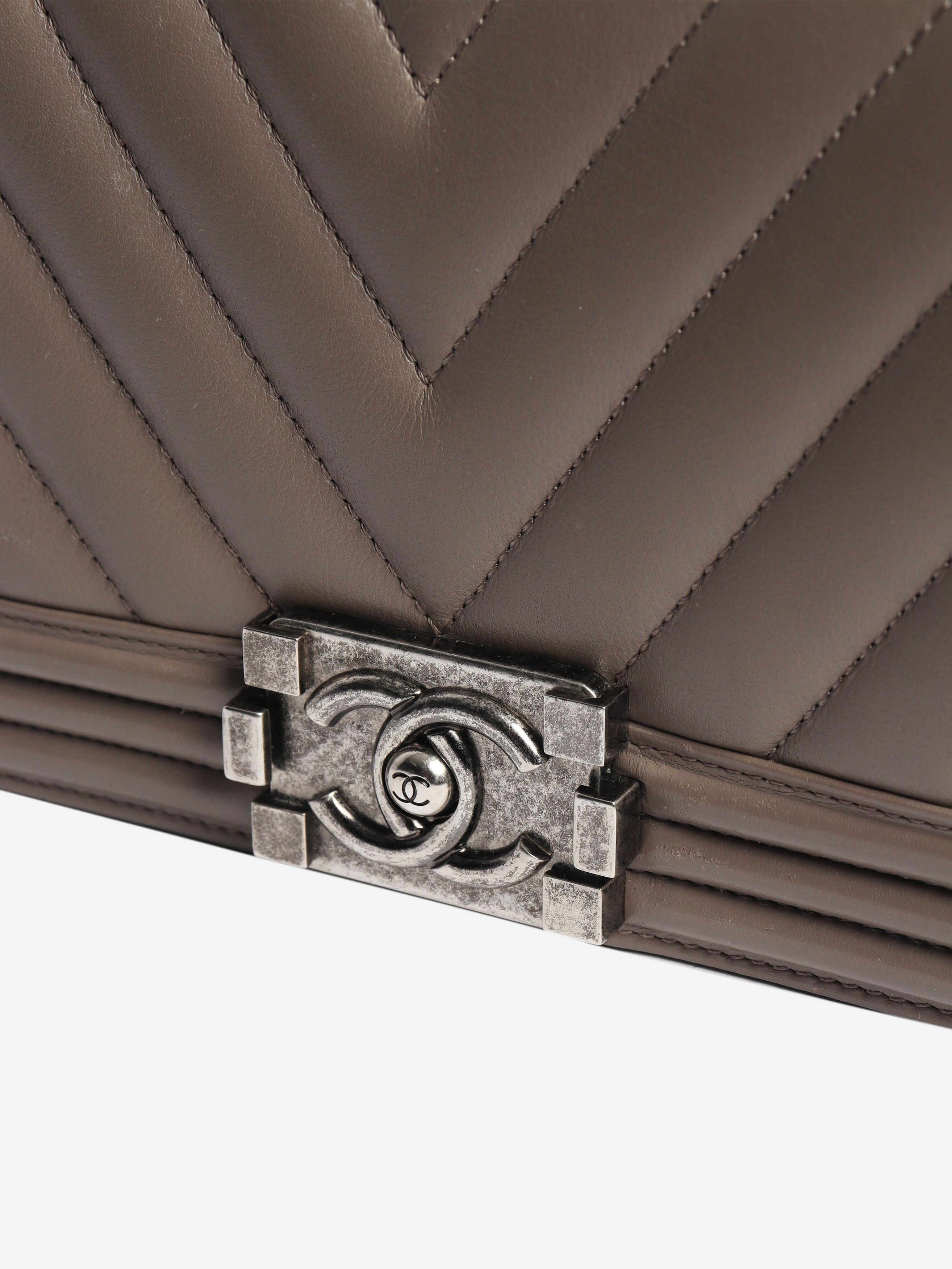 Chanel Grey 2014 medium chevron-quilted leather Boy bag Size ONE SIZE - 7 Thumbnail