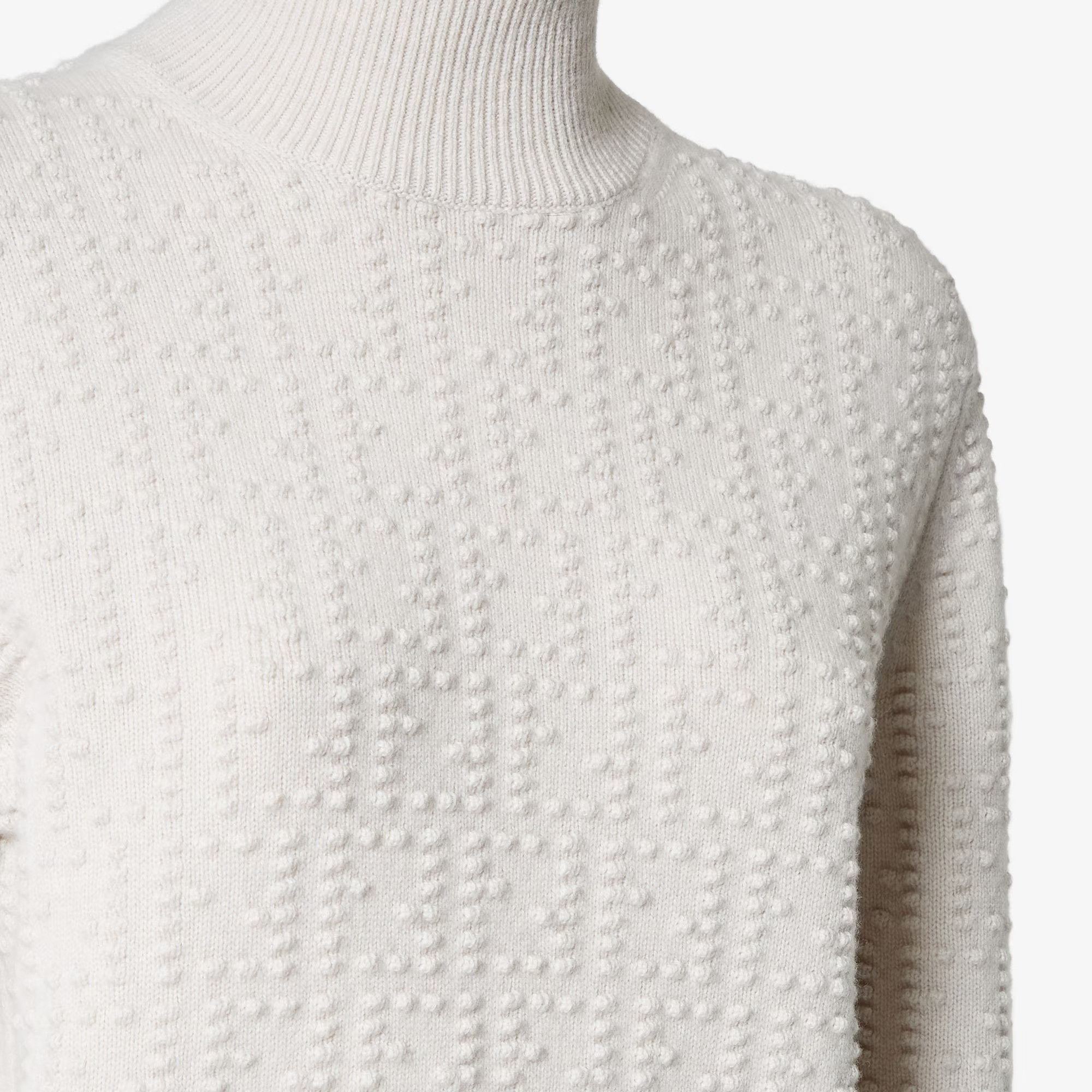 Fendi Fendi Wool And Cashmere Turtleneck Knitwear tag size 40 Women - USA Duties Paid Size S / US 4 / IT 40 - 3 Thumbnail