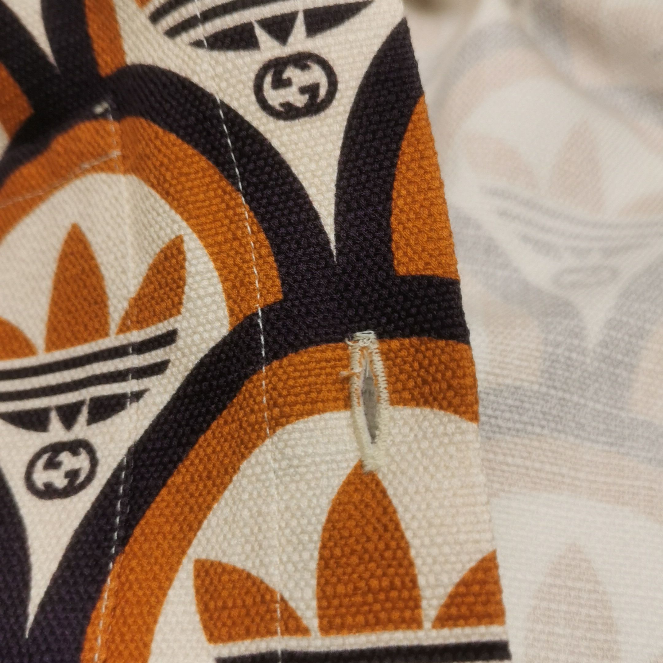 Gucci Gucci x Adidas Logo Print Button Up Shirt Size 38 Size XS / US 0-2 / IT 36-38 - 10 Thumbnail