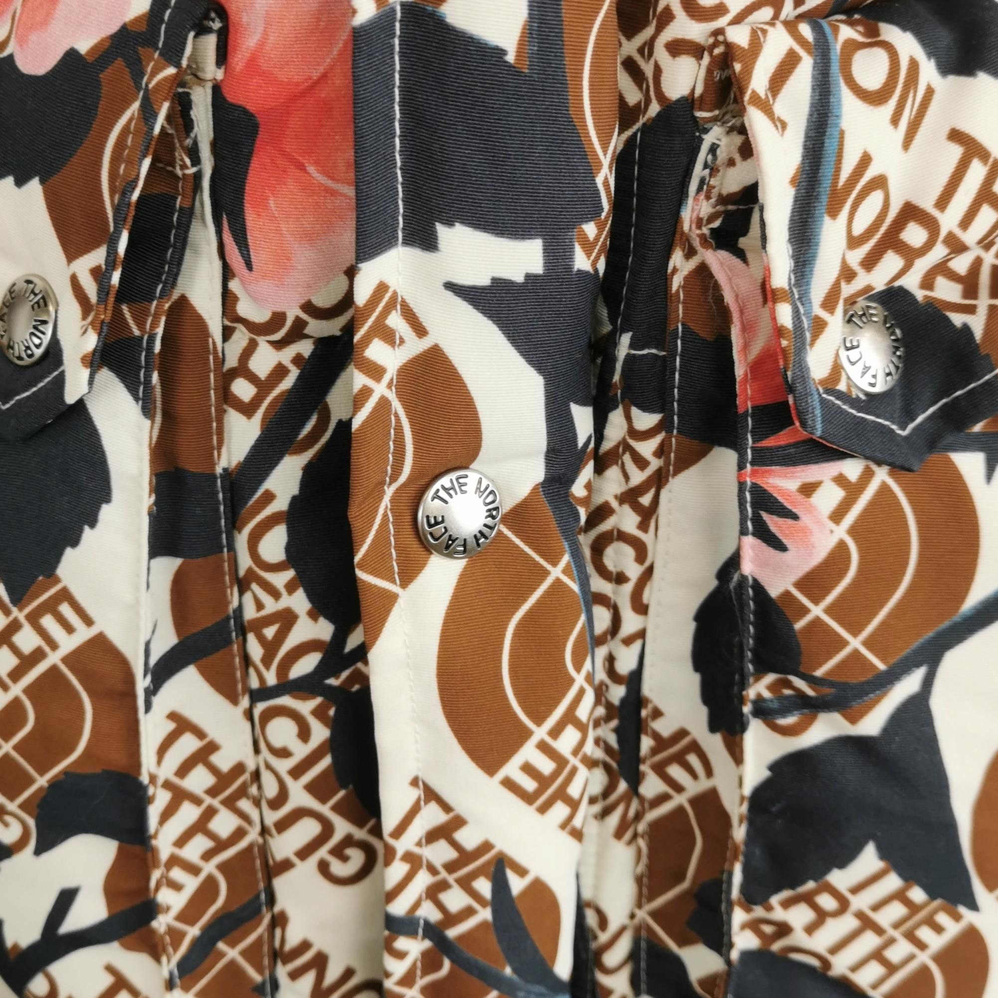 Gucci Gucci x The North Face Floral Puffer Jacket M Size US M / EU 48-50 / 2 - 3 Thumbnail