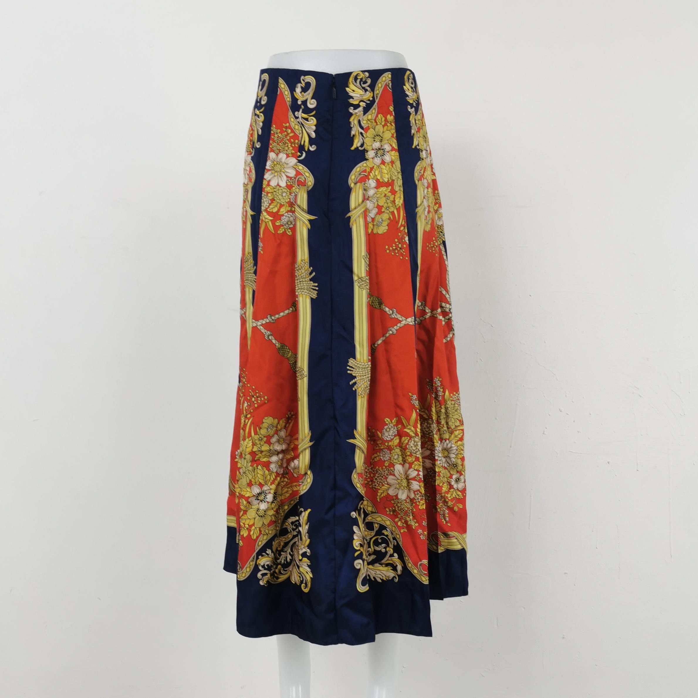 Gucci Gucci Floral Logo Silk Midi Skirt Size 38 Size 26" / US 2 / IT 38 - 2 Thumbnail