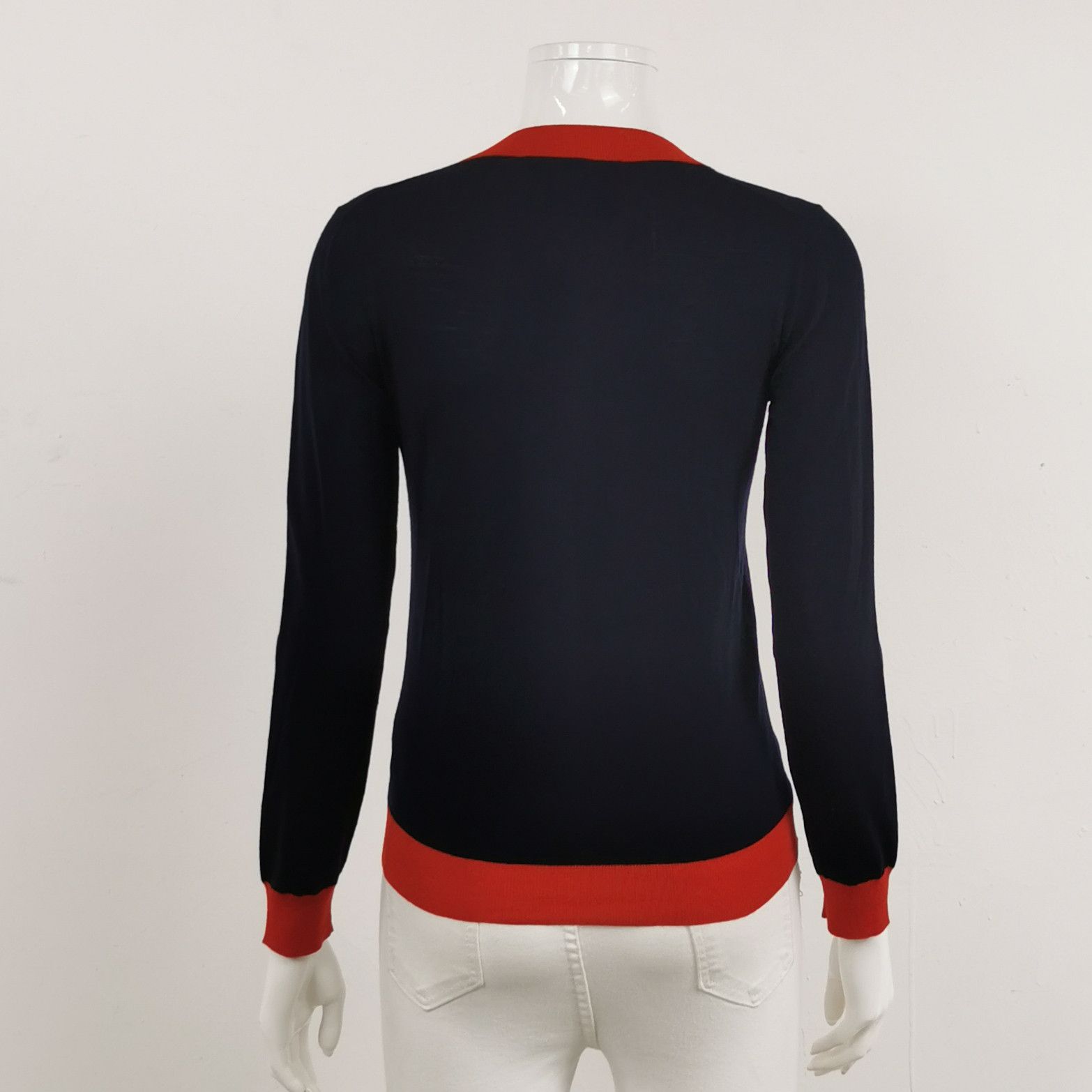 Gucci Gucci Rose Embroidered V-Neck Sweater Size S Size US S / EU 44-46 / 1 - 2 Thumbnail