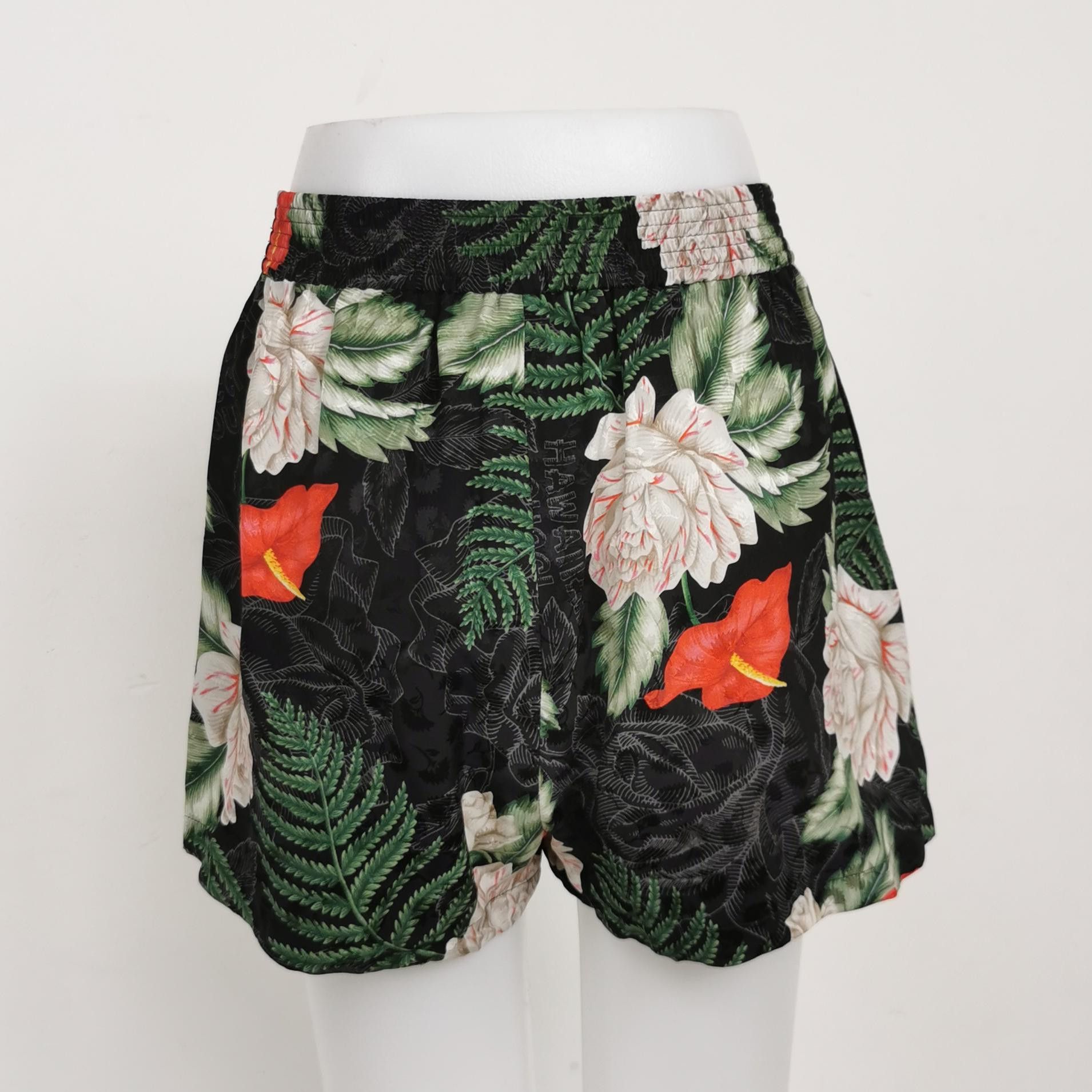 Gucci Gucci Floral Silk Shorts Size 38 Size 26" / US 2 / IT 38 - 2 Thumbnail