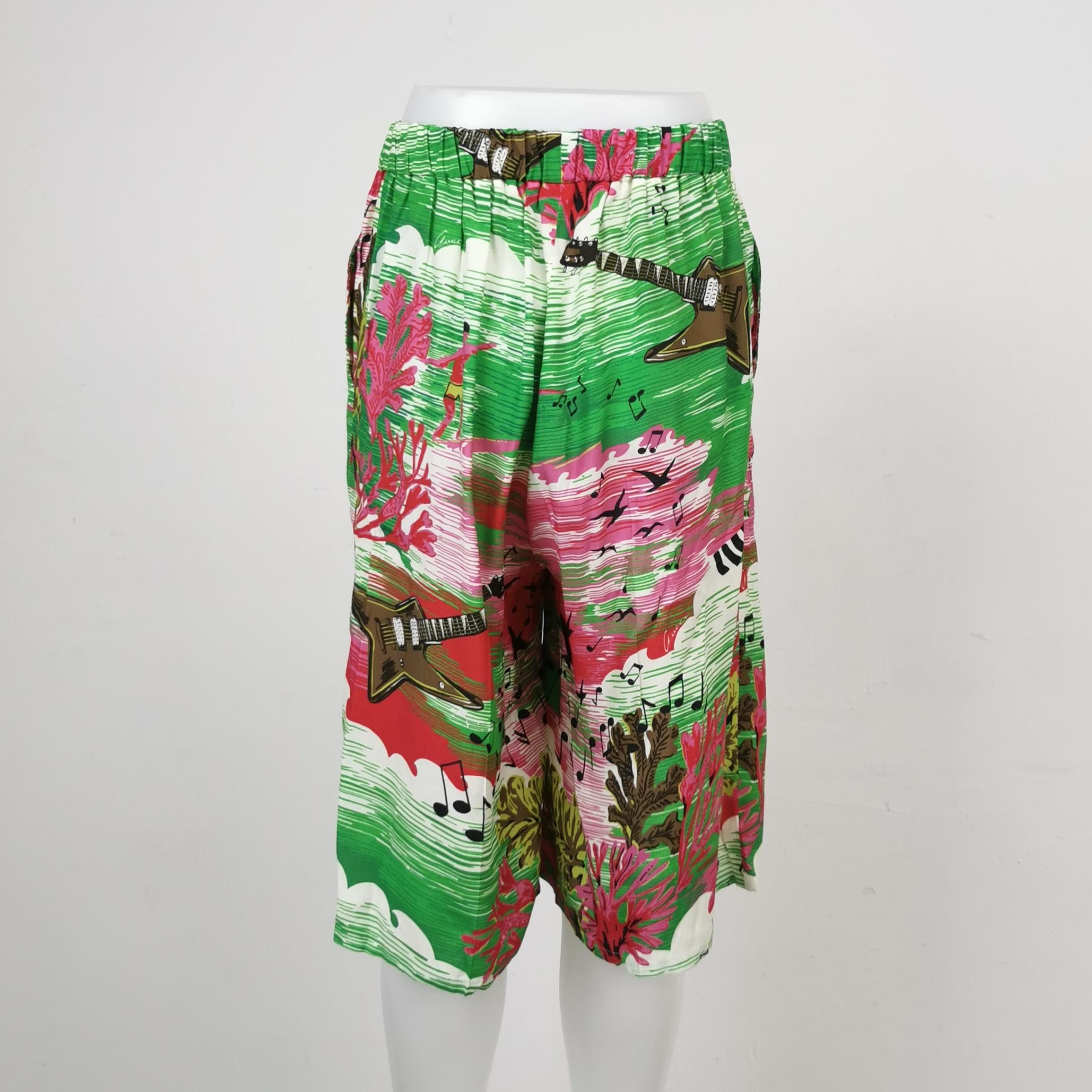 Gucci Gucci Tropical Print Shorts Size 38 Size 26" / US 2 / IT 38 - 2 Thumbnail