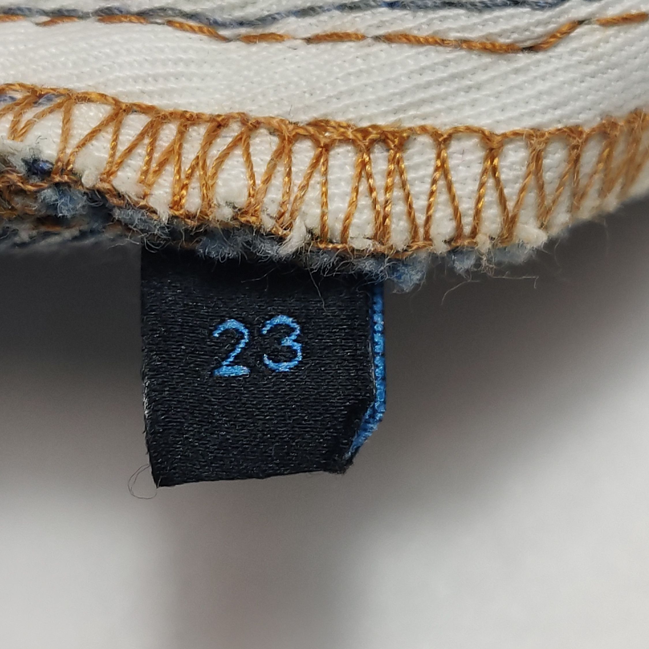 Gucci Gucci x Disney Donald Duck Denim Shorts Size 23 Size 23" - 7 Thumbnail