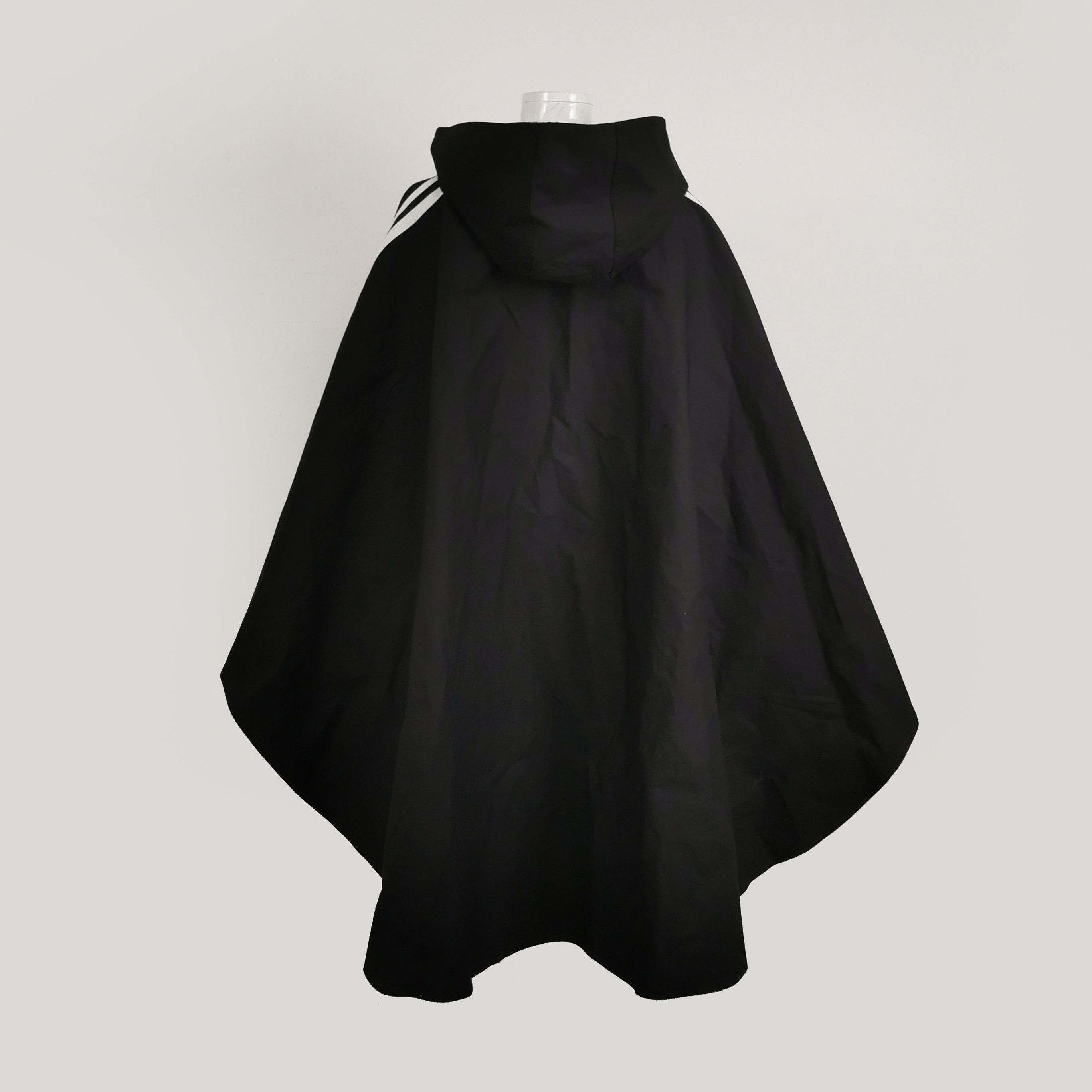 Gucci Gucci x Adidas Logo Cape Size M Size US M / EU 48-50 / 2 - 2 Thumbnail