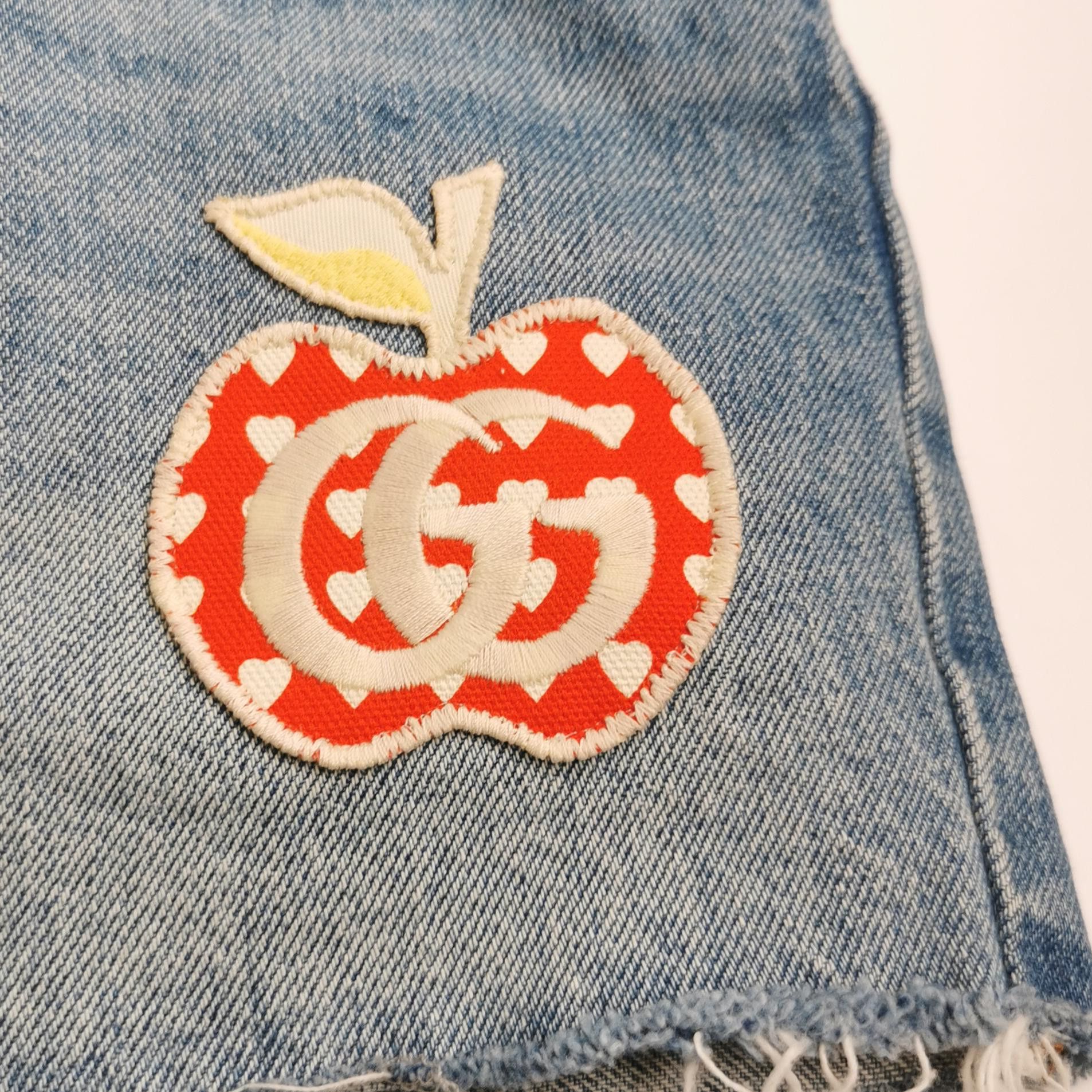 Gucci Gucci Heart Apple Denim Shorts Size 23 Size 23" - 3 Thumbnail