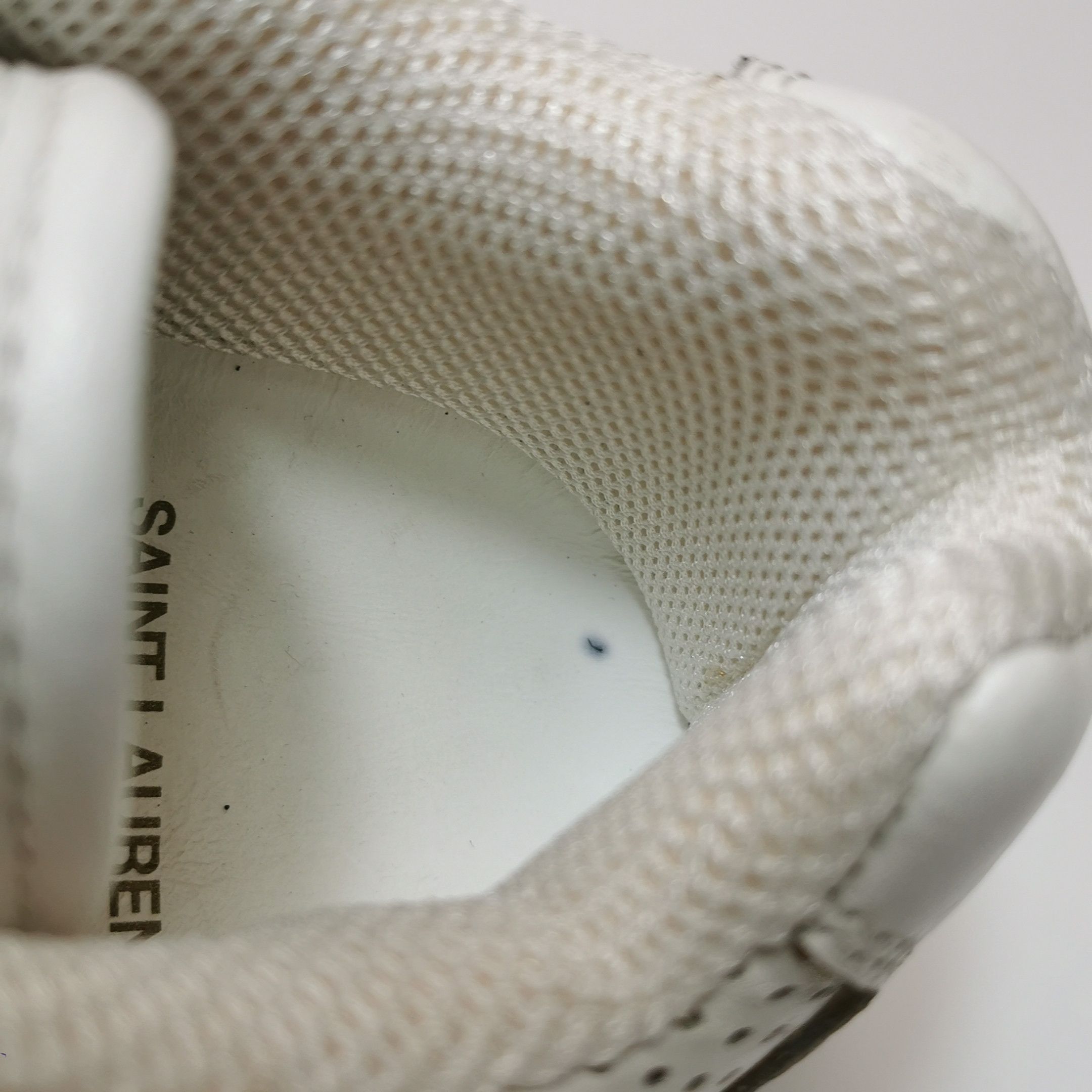 Saint Laurent Paris Saint Laurent Logo Strap Low-Top Sneakers White 37 Size US 7 / IT 37 - 11 Thumbnail