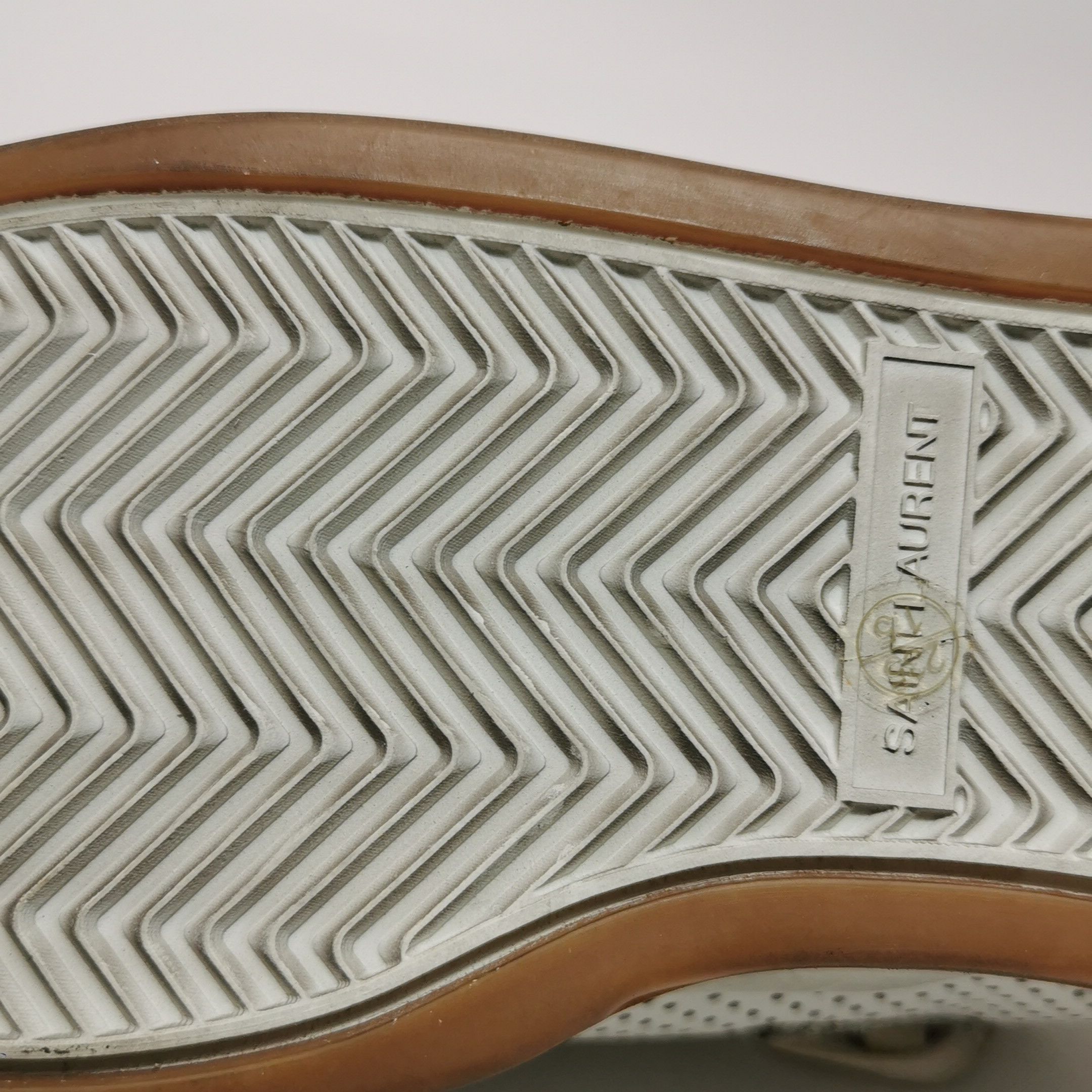 Saint Laurent Paris Saint Laurent Logo Strap Low-Top Sneakers White 37 Size US 7 / IT 37 - 14 Thumbnail