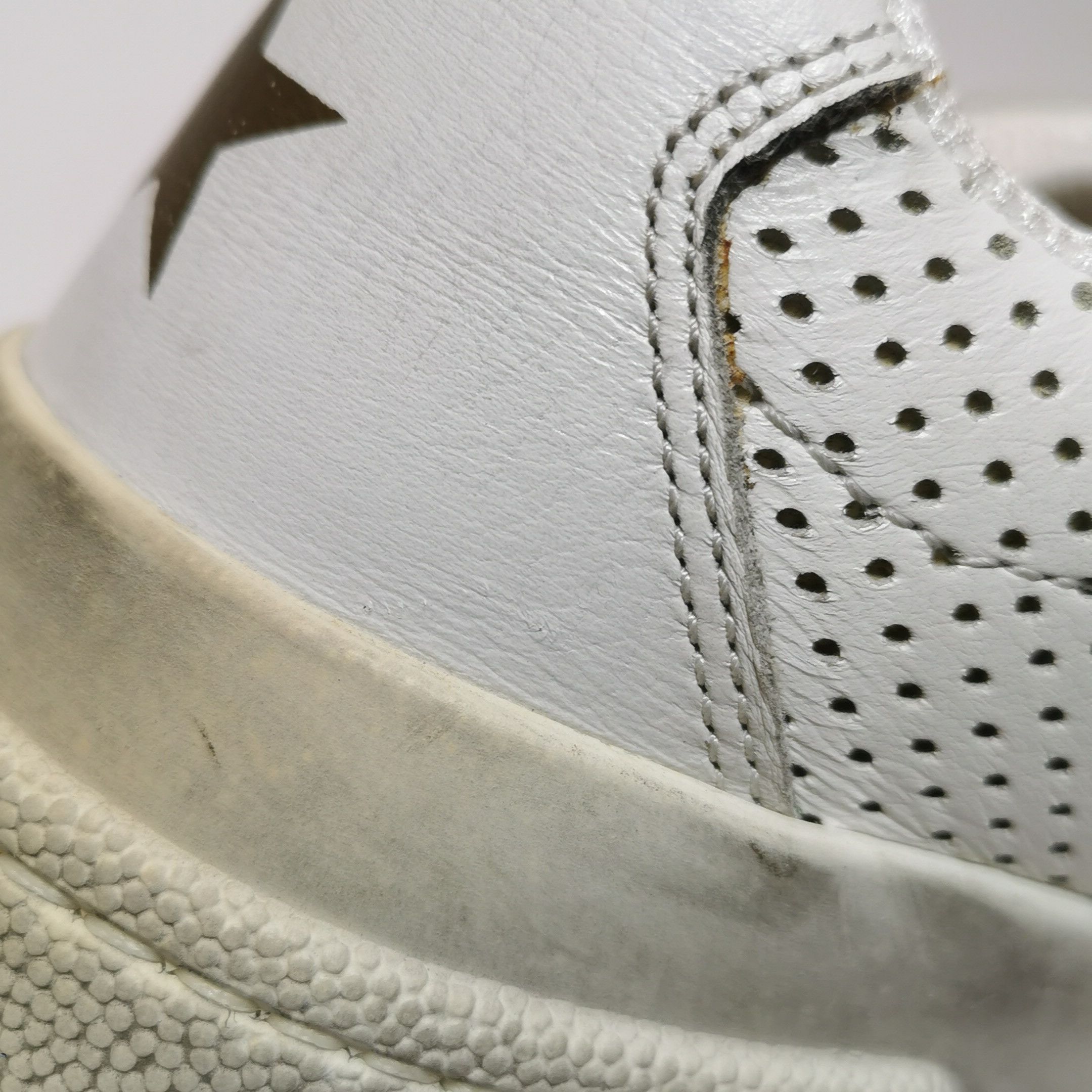 Saint Laurent Paris Saint Laurent Logo Strap Low-Top Sneakers White 37 Size US 7 / IT 37 - 6 Thumbnail