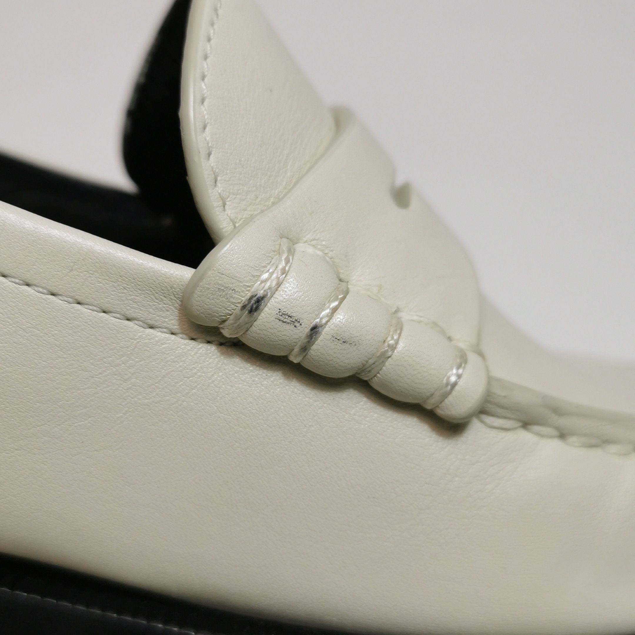 Saint Laurent Paris Saint Laurent YSL Logo Leather Loafers Size 36 Size US 6 / IT 36 - 7 Thumbnail