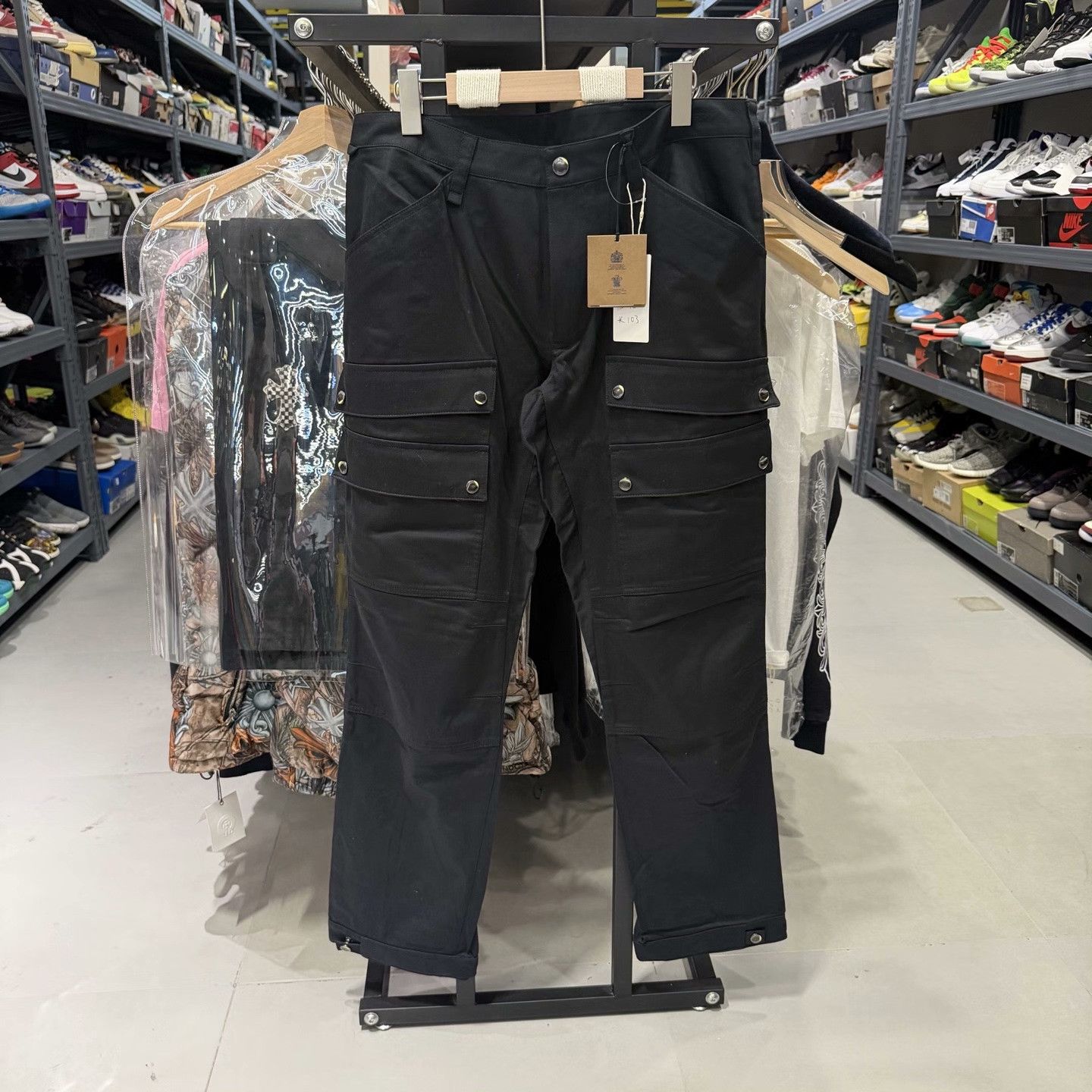 Burberry Burberry Multi-Pocket Cargo Pants Size 34 Size US 34 / EU 50 - 2 Thumbnail