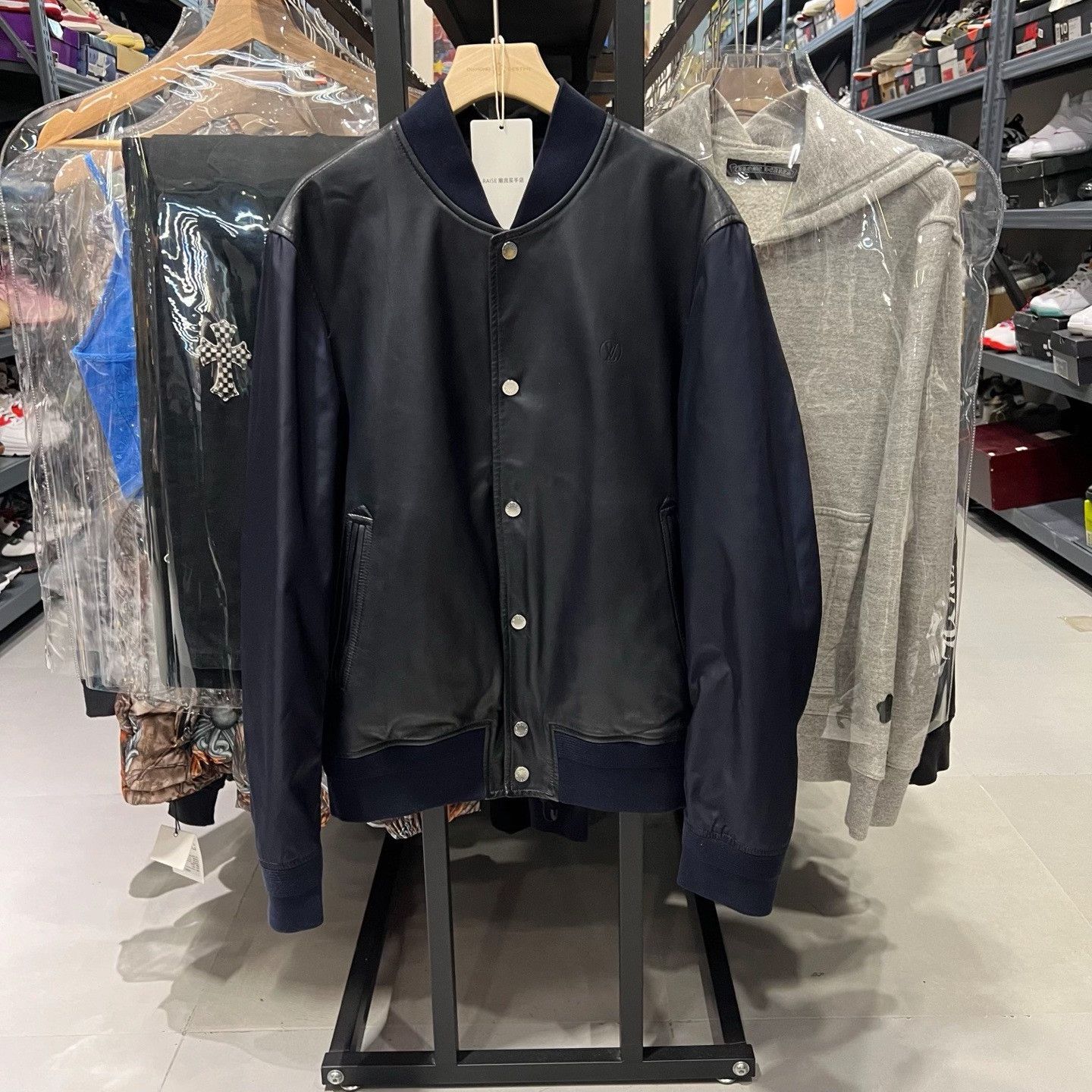 Louis Vuitton Louis Vuitton Leather Sleeve Bomber Jacket Size 48 Size US M / EU 48-50 / 2 - 2 Thumbnail