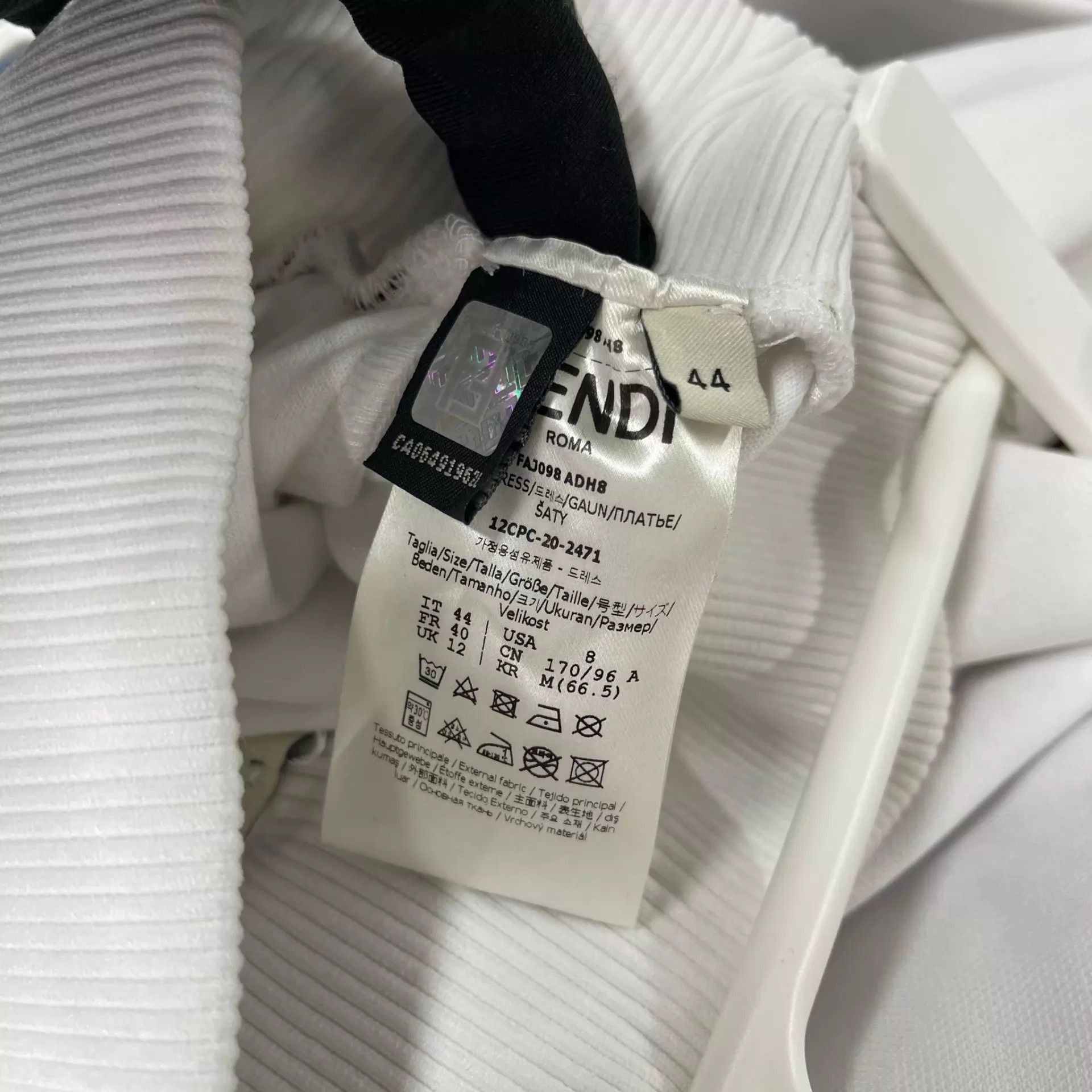 Fendi White Track Jacket & Pants Set Size US S / EU 44-46 / 1 - 6 Thumbnail