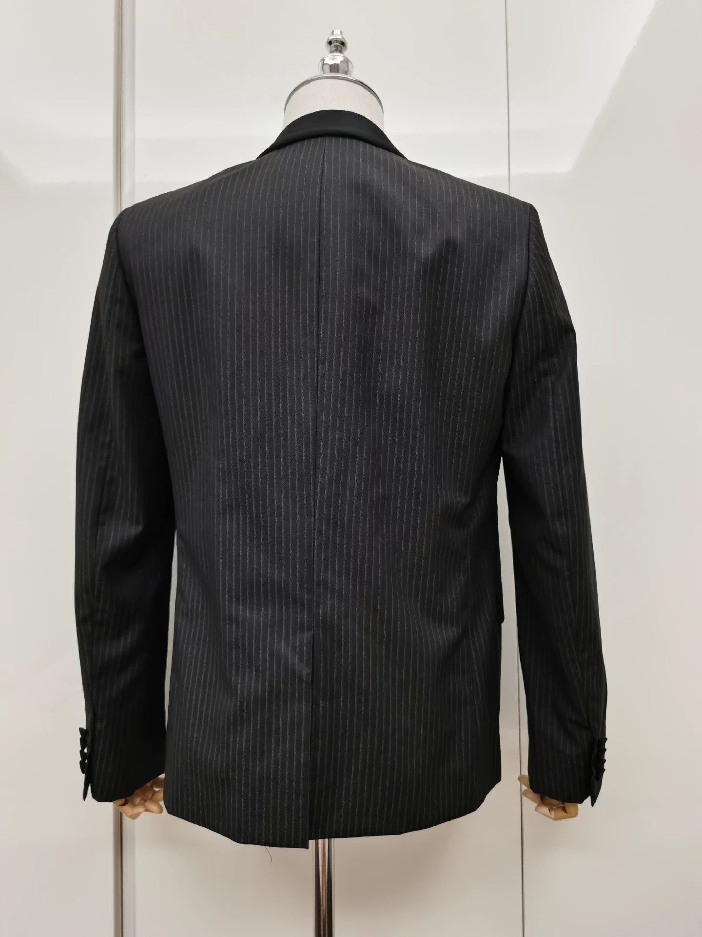Saint Laurent Paris Black Wool Tuxedo Blazer, Size 48 Size US M / EU 48-50 / 2 - 5 Thumbnail