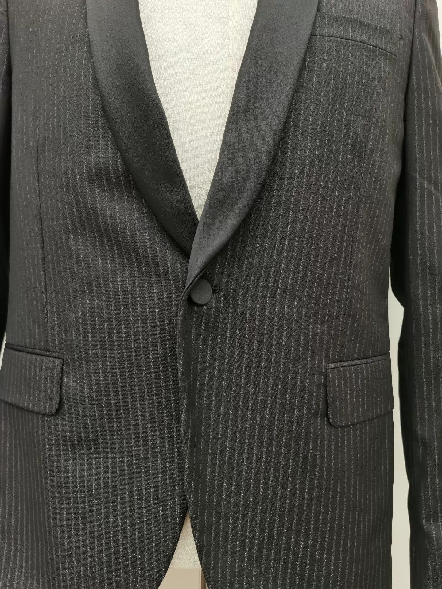 Saint Laurent Paris Black Wool Tuxedo Blazer, Size 48 Size US M / EU 48-50 / 2 - 3 Thumbnail