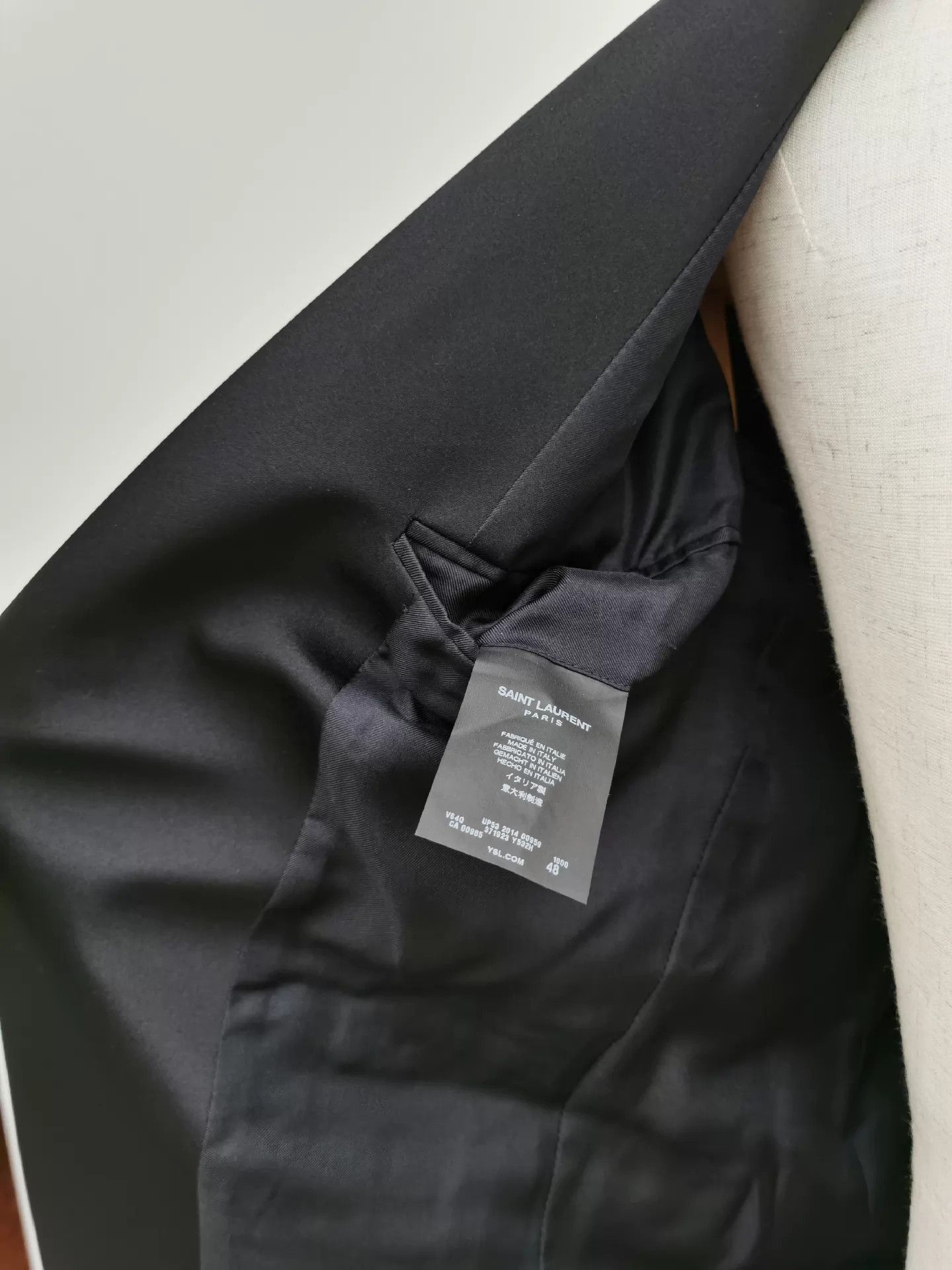 Saint Laurent Paris Black Wool Tuxedo Blazer, Size 48 Size US M / EU 48-50 / 2 - 7 Thumbnail