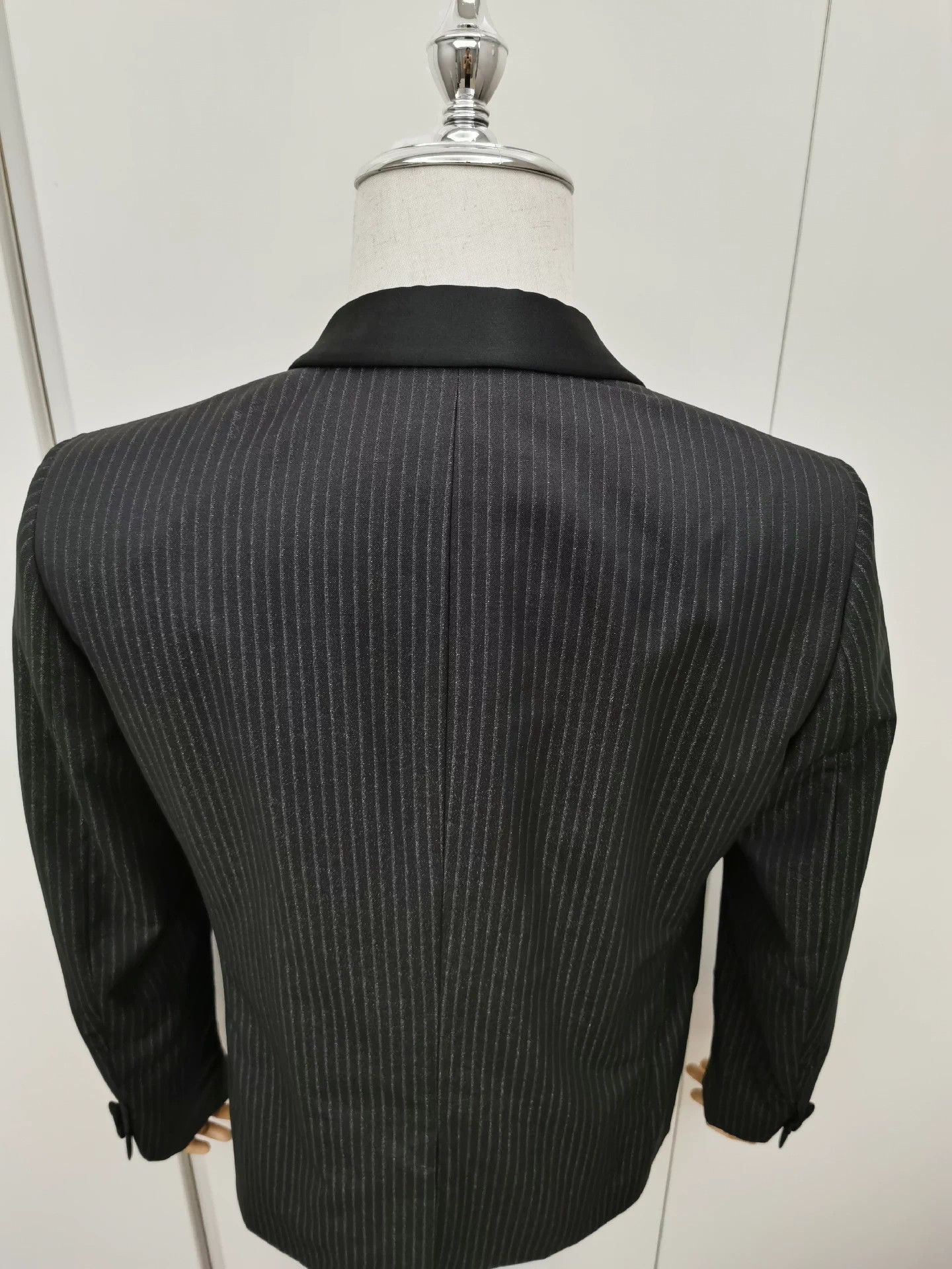 Saint Laurent Paris Black Wool Tuxedo Blazer, Size 48 Size US M / EU 48-50 / 2 - 6 Thumbnail