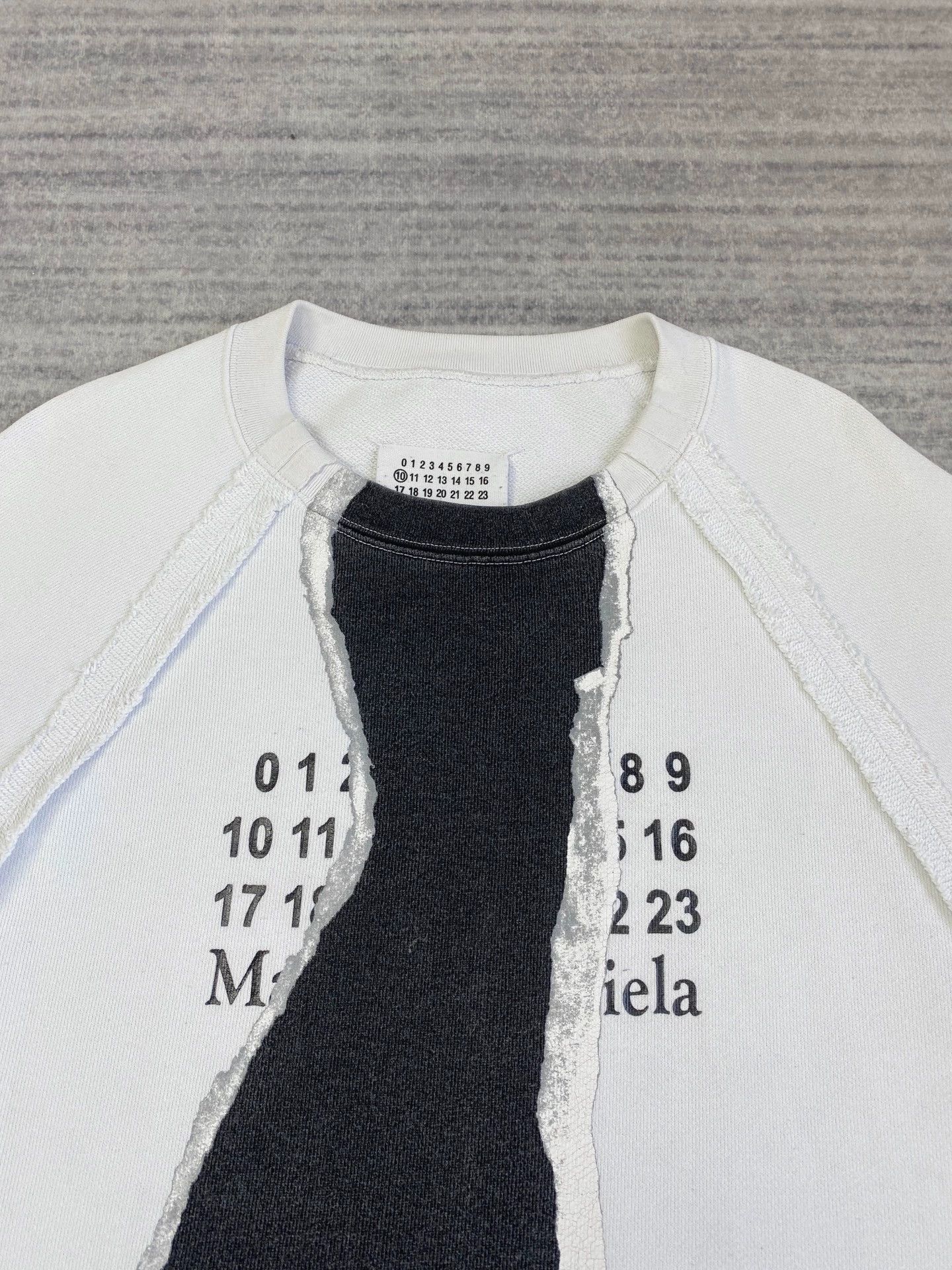 Maison Margiela Black & White Splatter Crewneck Sweatshirt Size US S / EU 44-46 / 1 - 3 Thumbnail