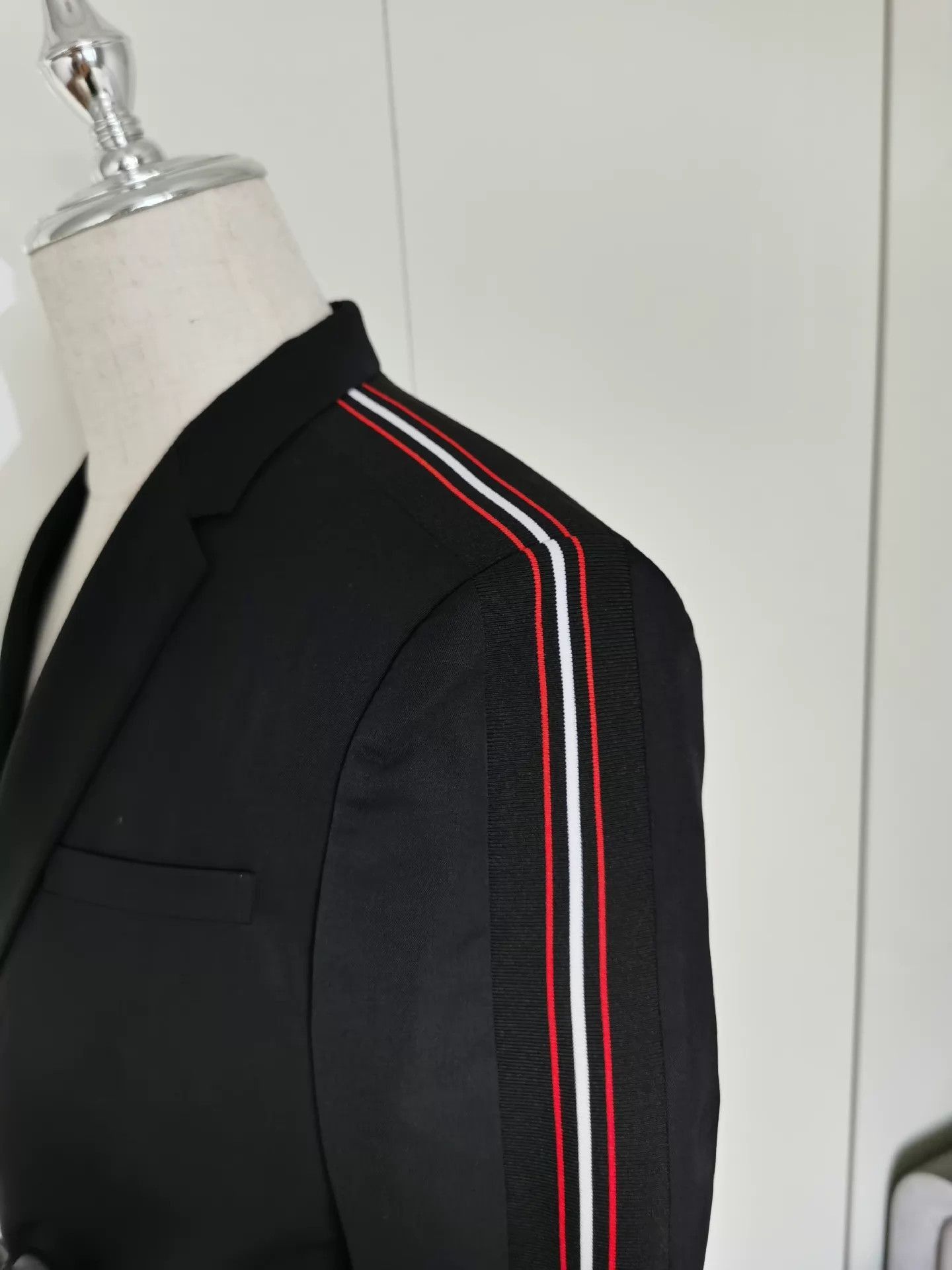 Dior Elegant Black Wool Blazer with Side Stripe Size US M / EU 48-50 / 2 - 6 Thumbnail