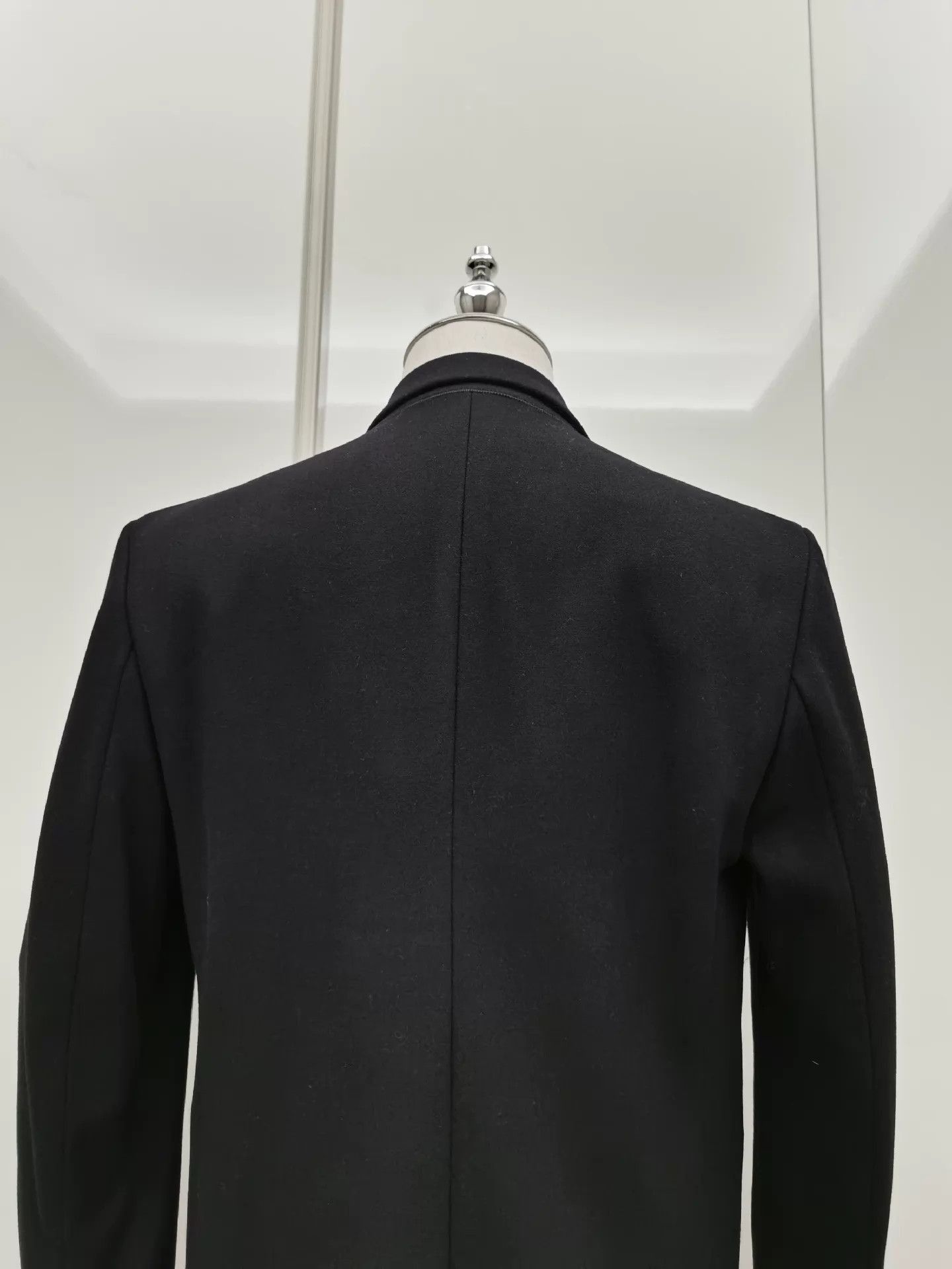 Pierre Balmain Sleek Wool-Cashmere Black Jacket Size US M / EU 48-50 / 2 - 7 Thumbnail
