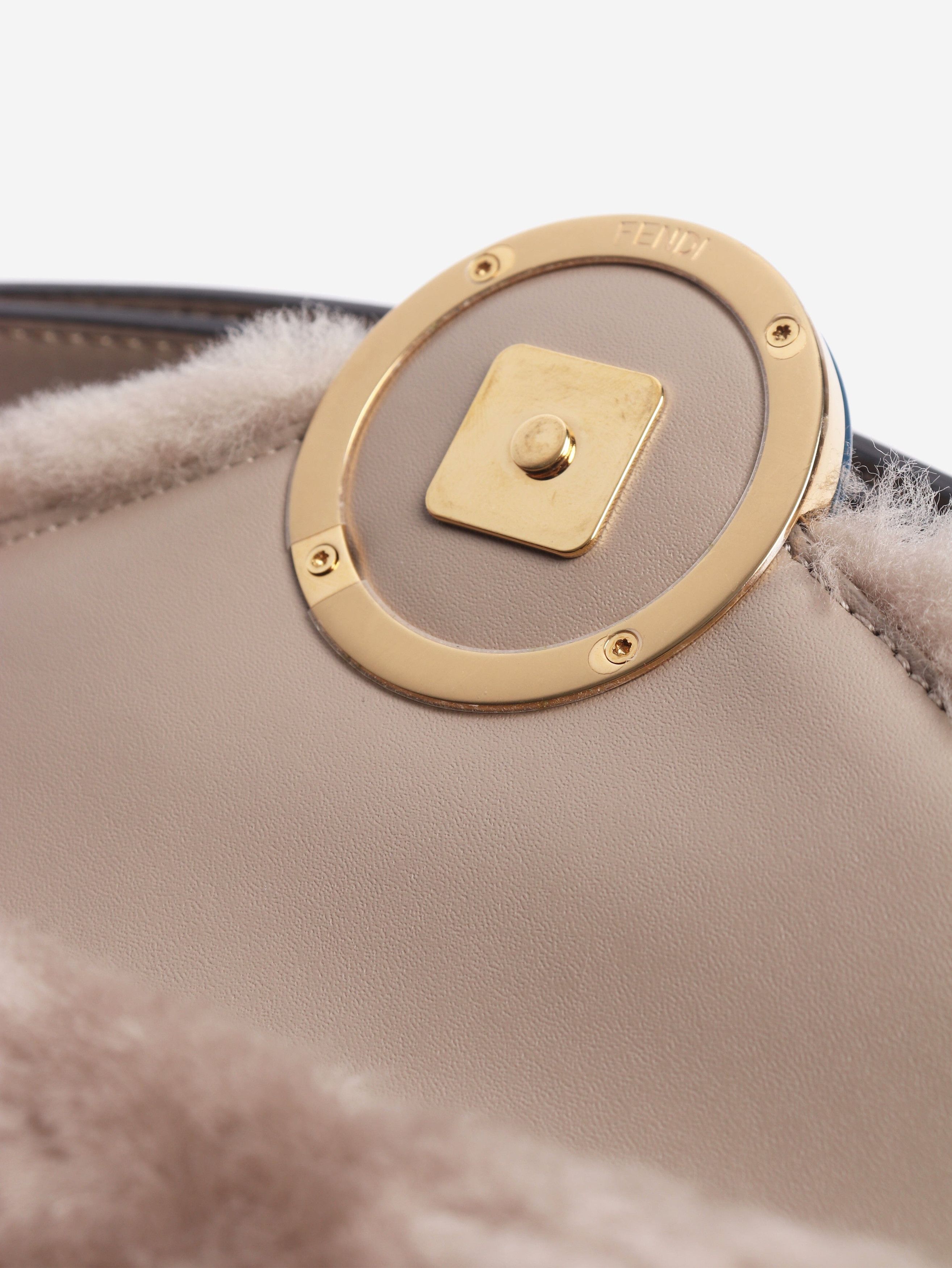 Fendi Taupe shearling belt bag Size ONE SIZE - 6 Thumbnail