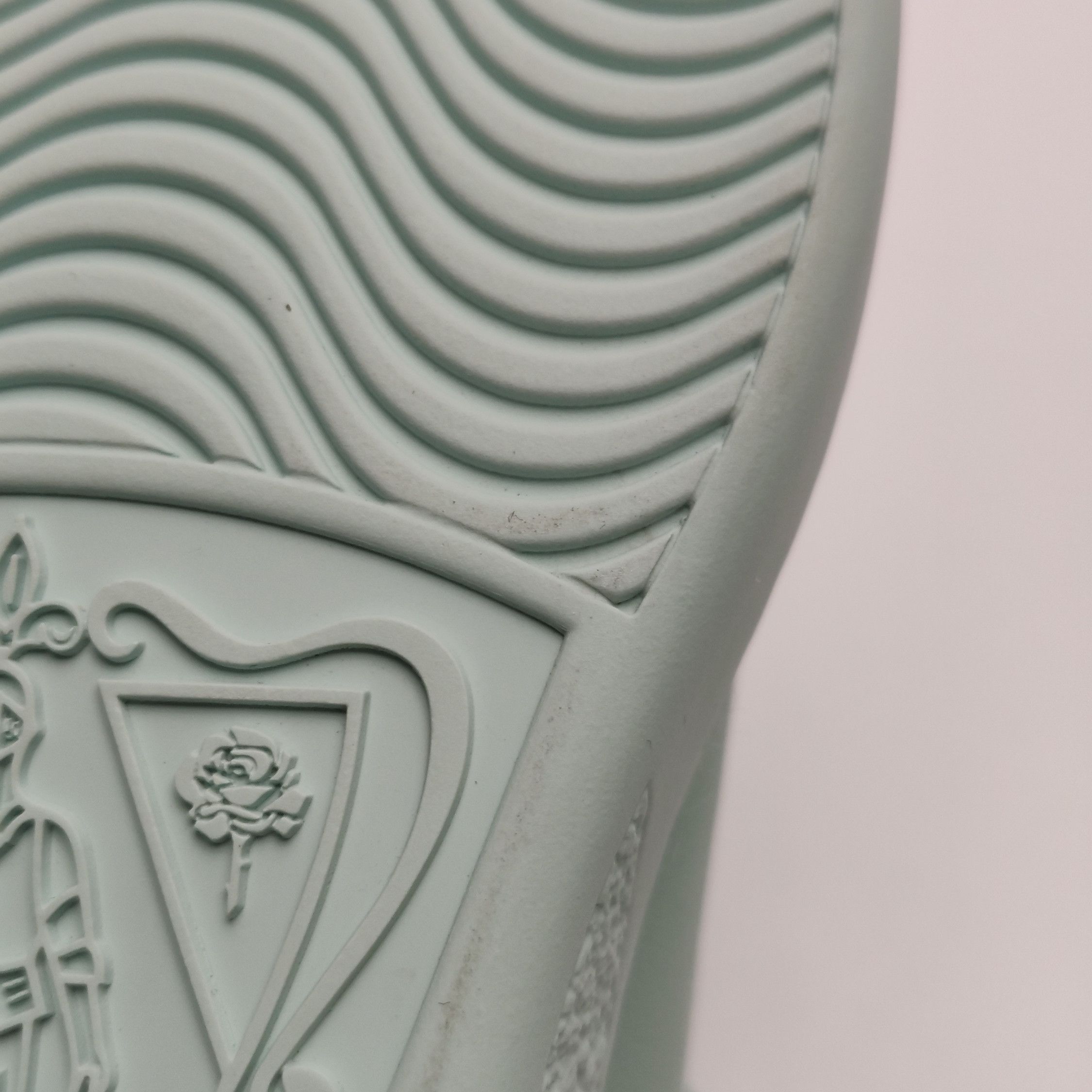 Gucci Gucci Women 5 Lowtop Sneakers Size US 5 / IT 35 - 13 Thumbnail