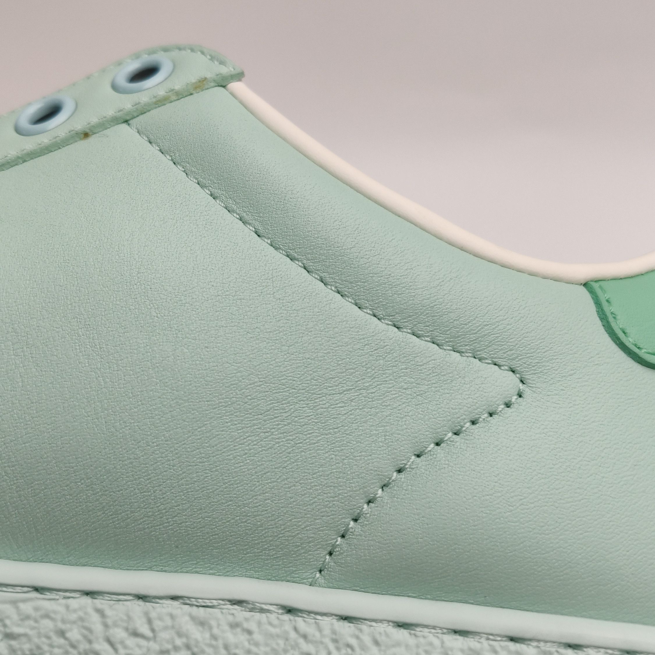 Gucci Gucci Women 5 Lowtop Sneakers Size US 5 / IT 35 - 16 Thumbnail