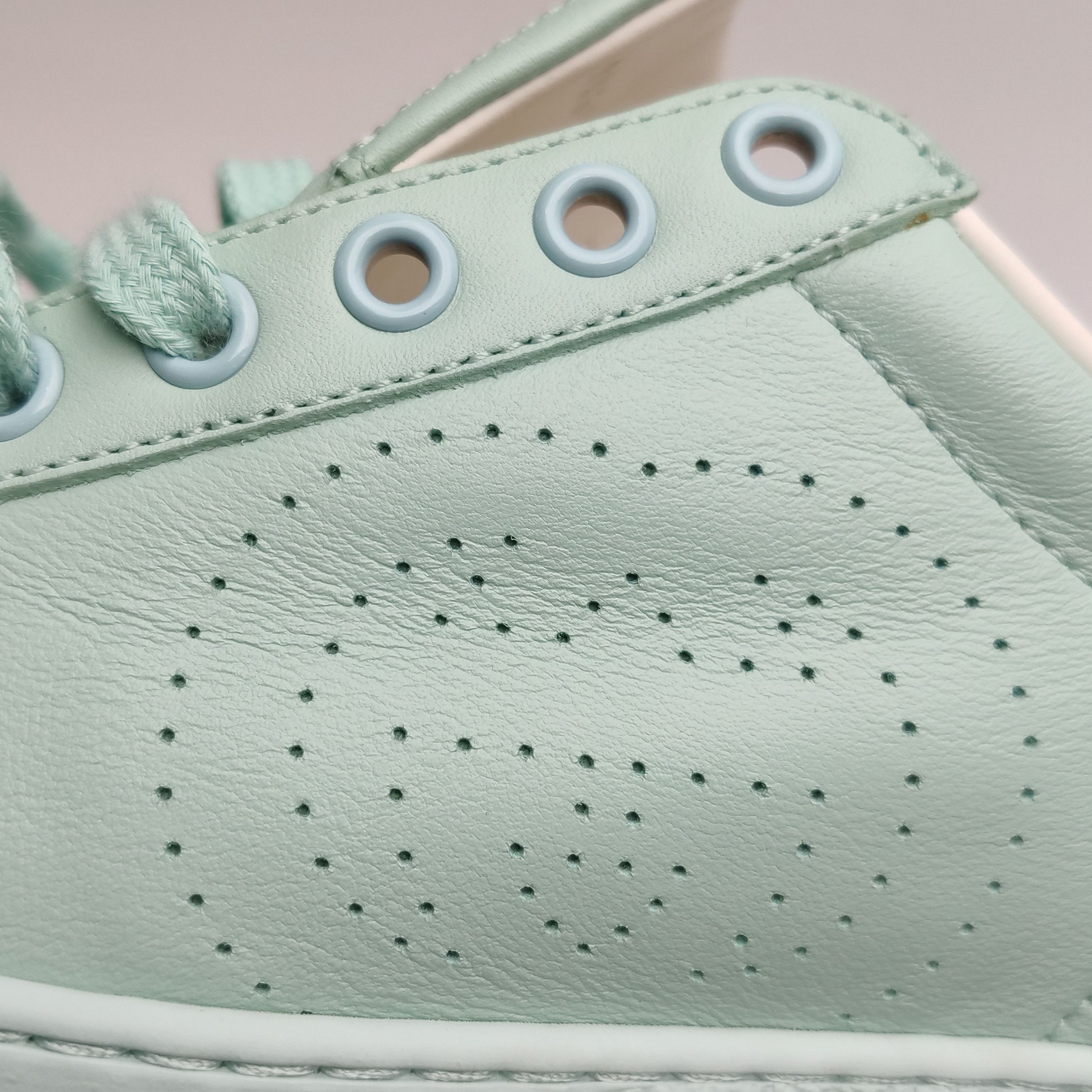 Gucci Gucci Women 5 Lowtop Sneakers Size US 5 / IT 35 - 15 Thumbnail