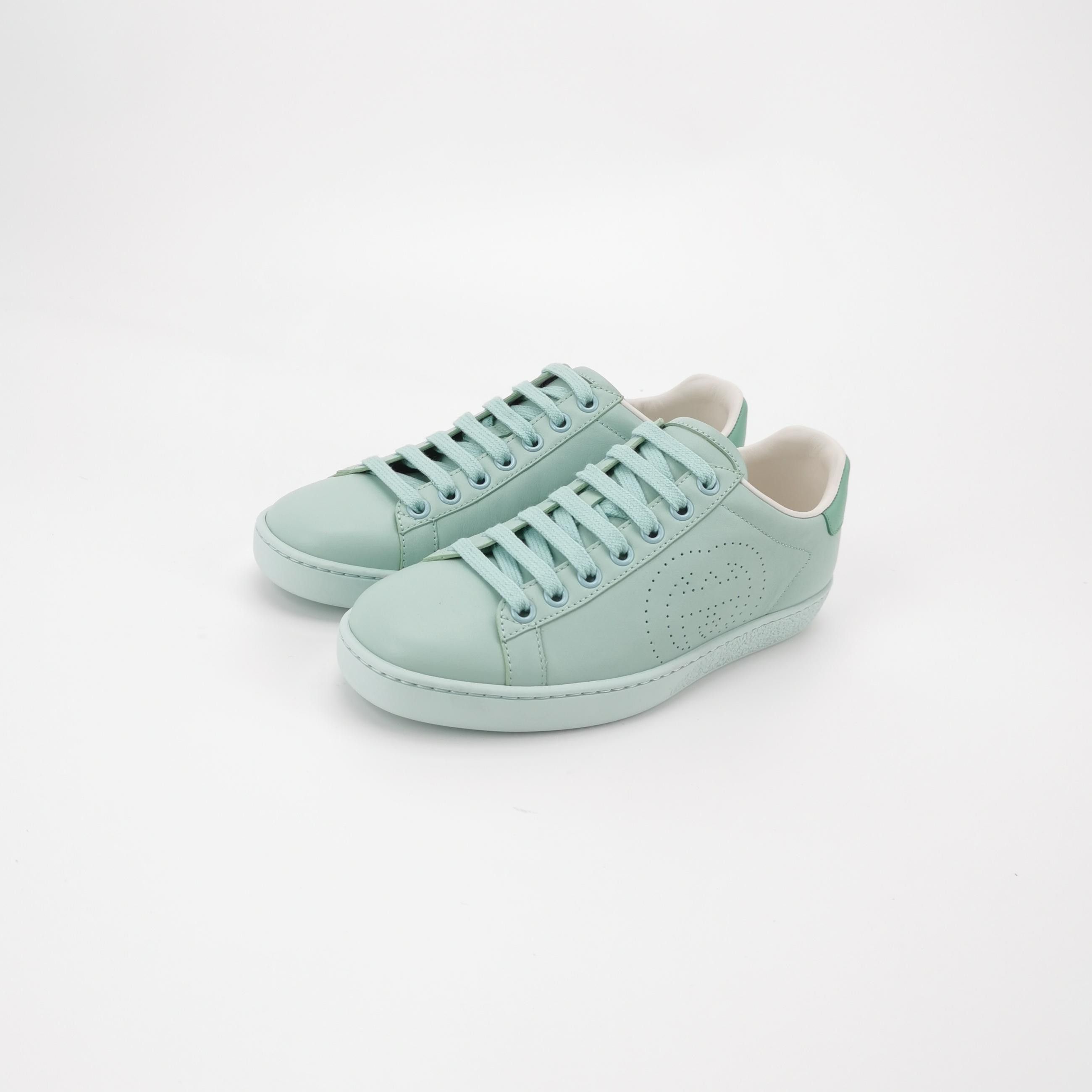 Gucci Gucci Women 5 Lowtop Sneakers Size US 5 / IT 35 - 2 Thumbnail