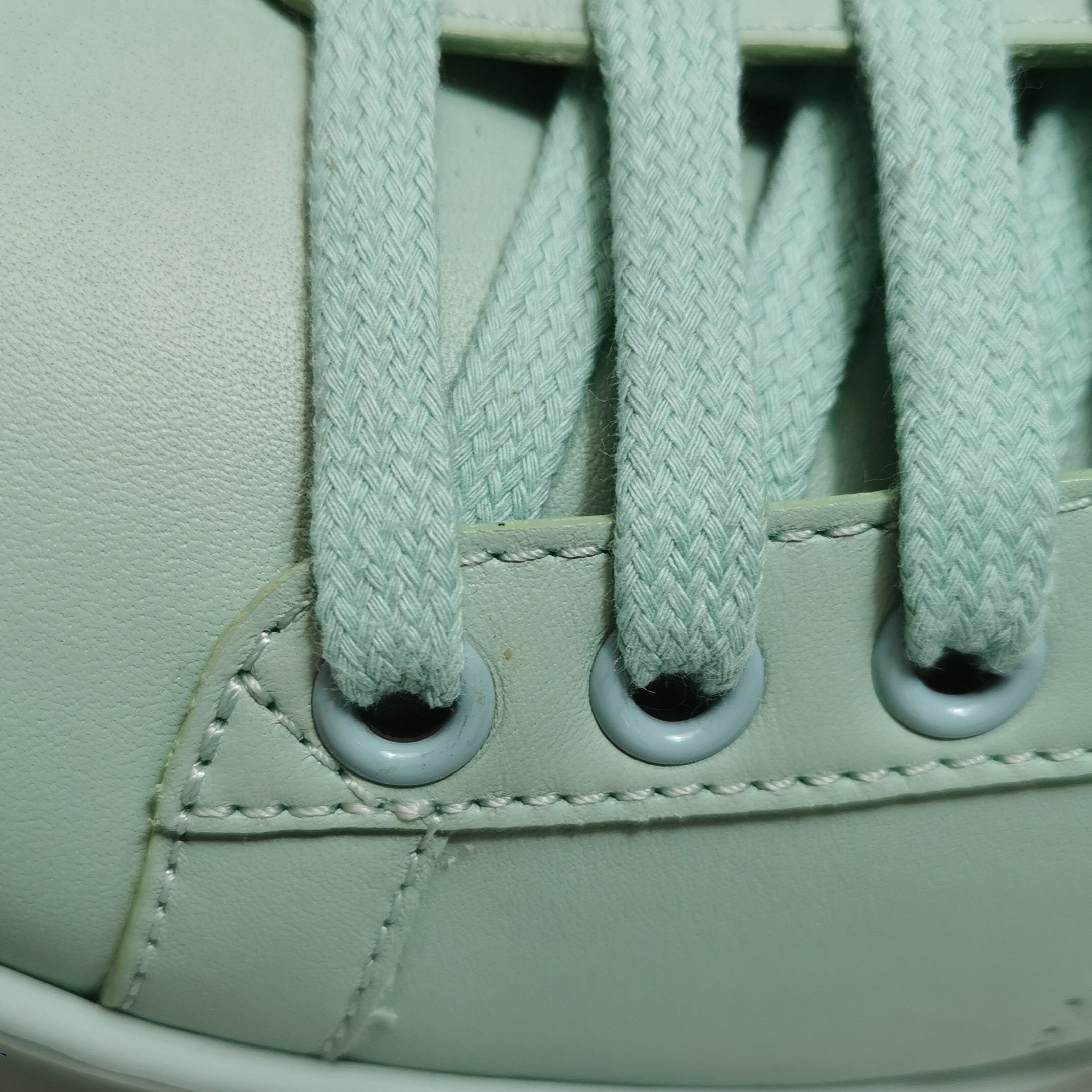 Gucci Gucci Women 5 Lowtop Sneakers Size US 5 / IT 35 - 7 Thumbnail