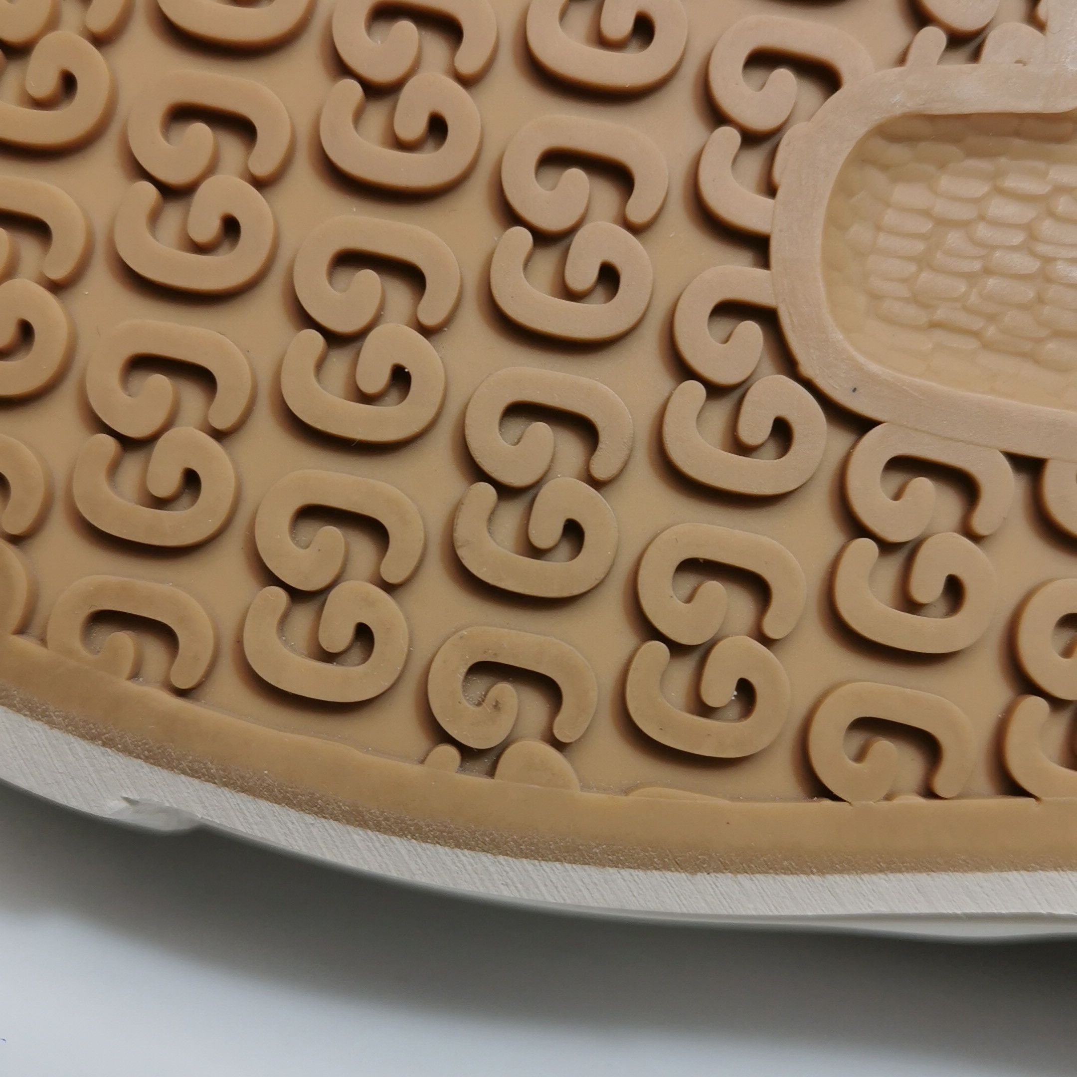 Gucci Gucci Women 7 Lowtop Sneakers Size US 7 / IT 37 - 11 Thumbnail