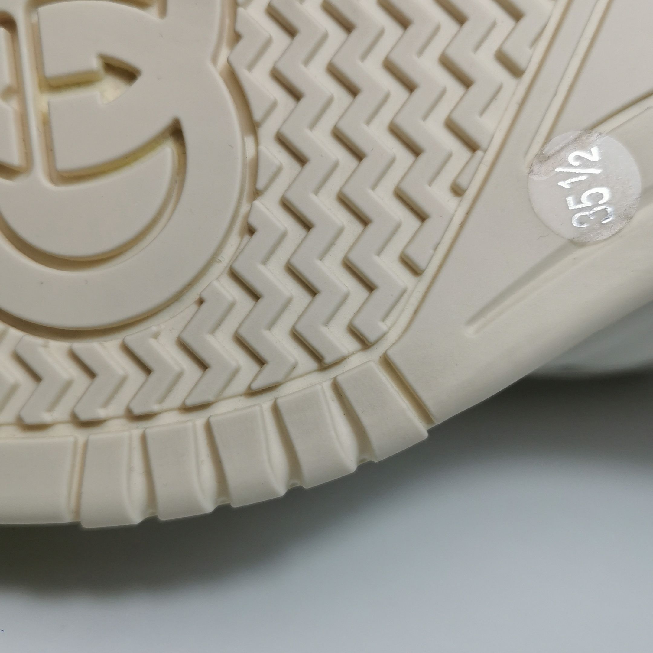 Gucci Gucci Women 5-5 Lowtop Sneakers Size US 5.5 / IT 35.5 - 13 Thumbnail