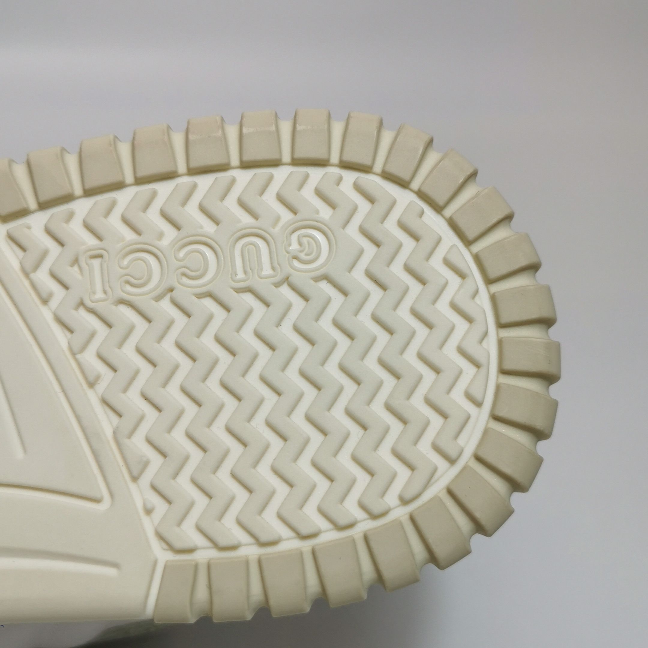 Gucci Gucci Women 5-5 Lowtop Sneakers Size US 5.5 / IT 35.5 - 13 Thumbnail