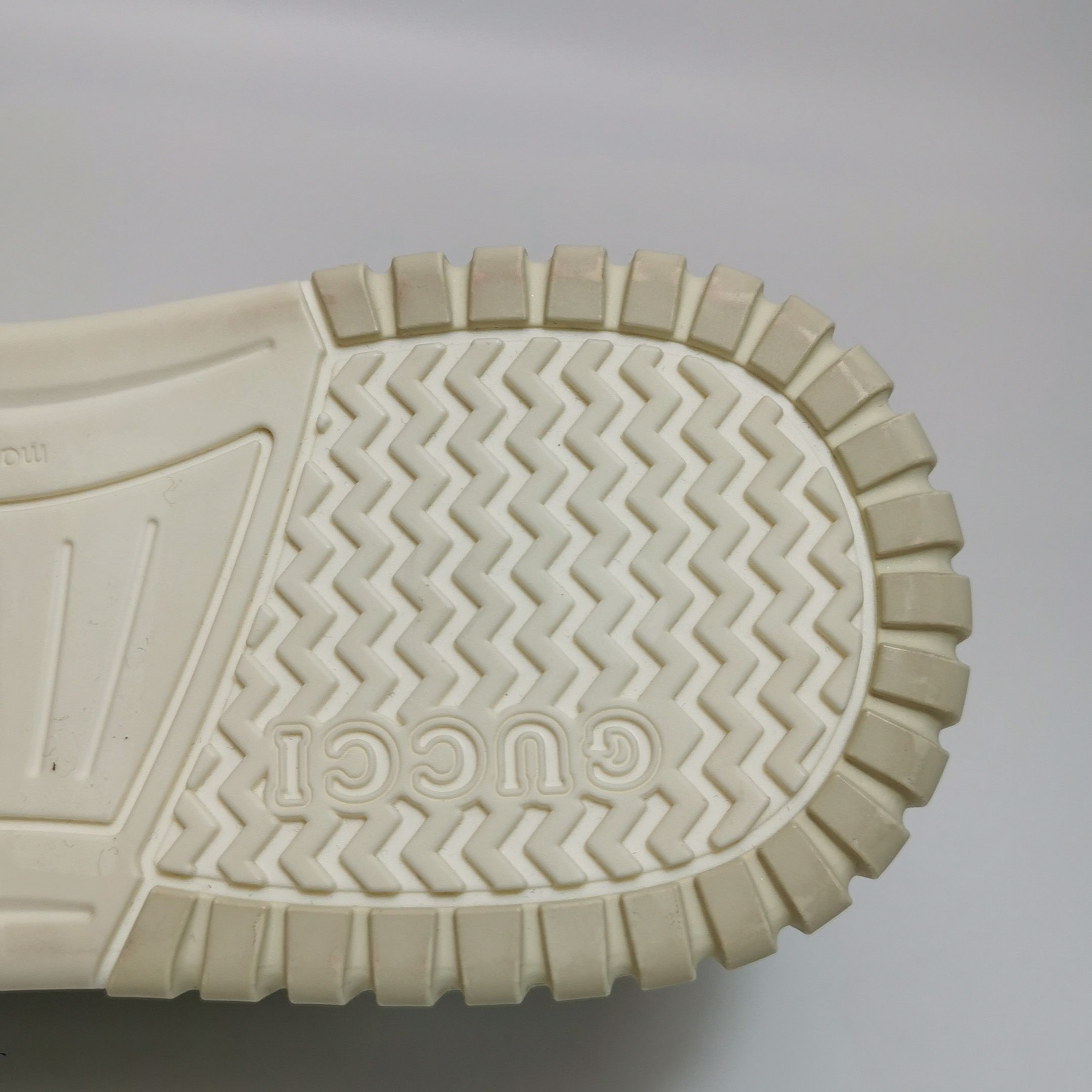 Gucci Gucci Women 5-5 Lowtop Sneakers Size US 5.5 / IT 35.5 - 14 Thumbnail