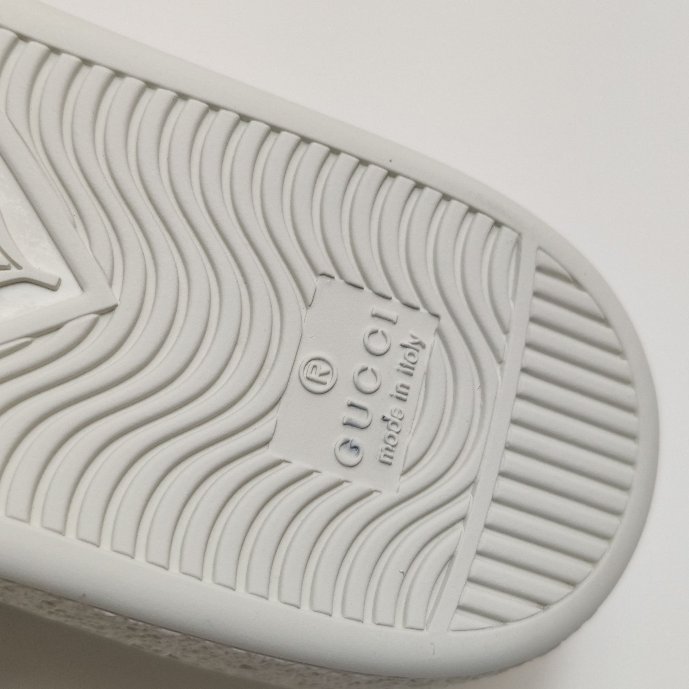 Gucci Gucci Women 6-5 Lowtop Sneakers Size US 6.5 / IT 36.5 - 11 Thumbnail