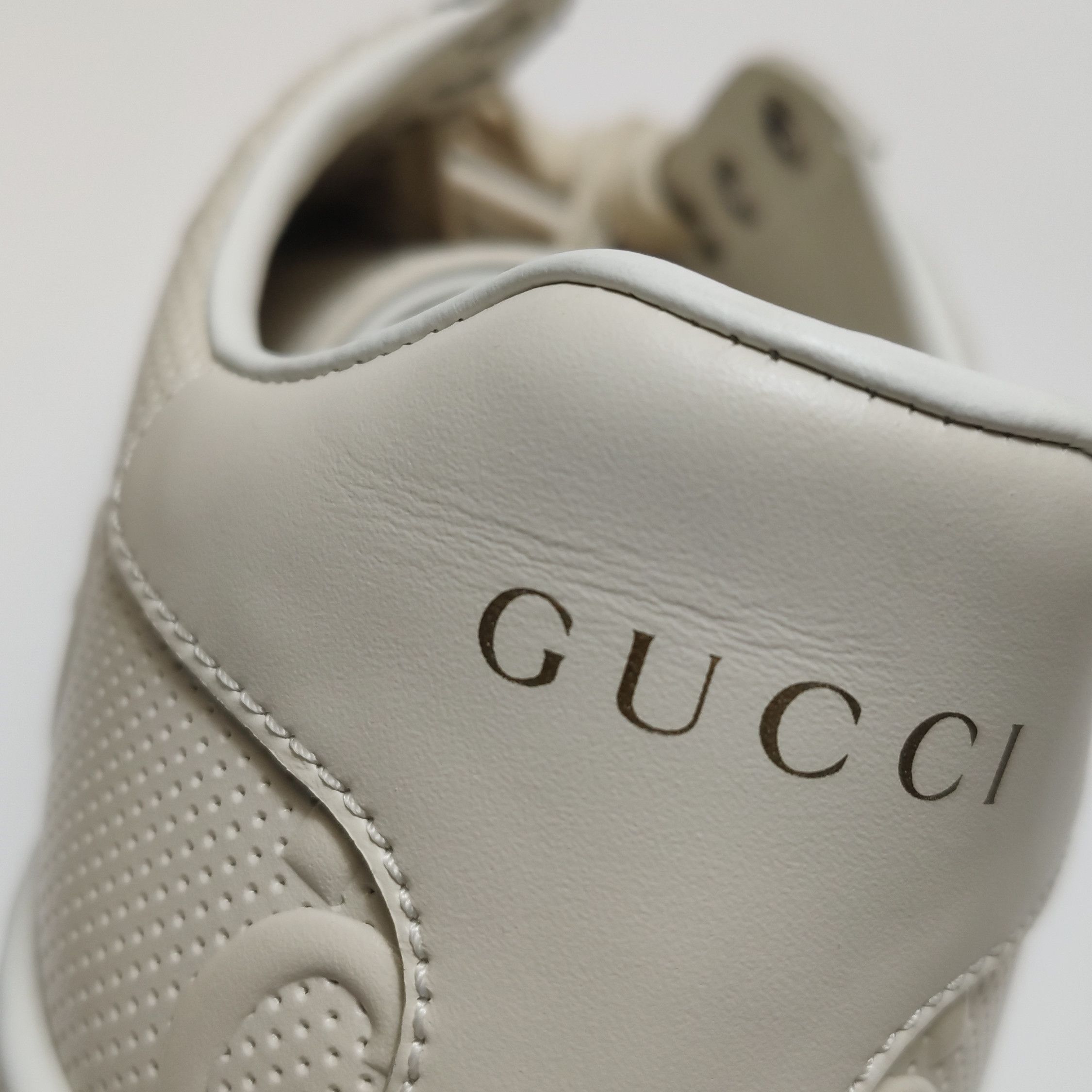 Gucci Gucci Women 6-5 Lowtop Sneakers Size US 6.5 / IT 36.5 - 8 Thumbnail