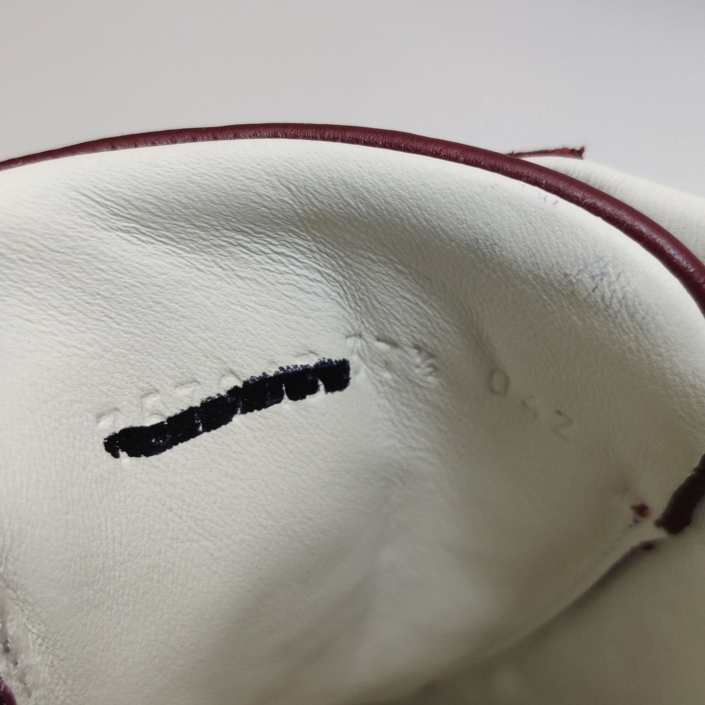 Gucci Gucci Women 7-5 Lowtop Sneakers Size US 7.5 / IT 37.5 - 13 Thumbnail