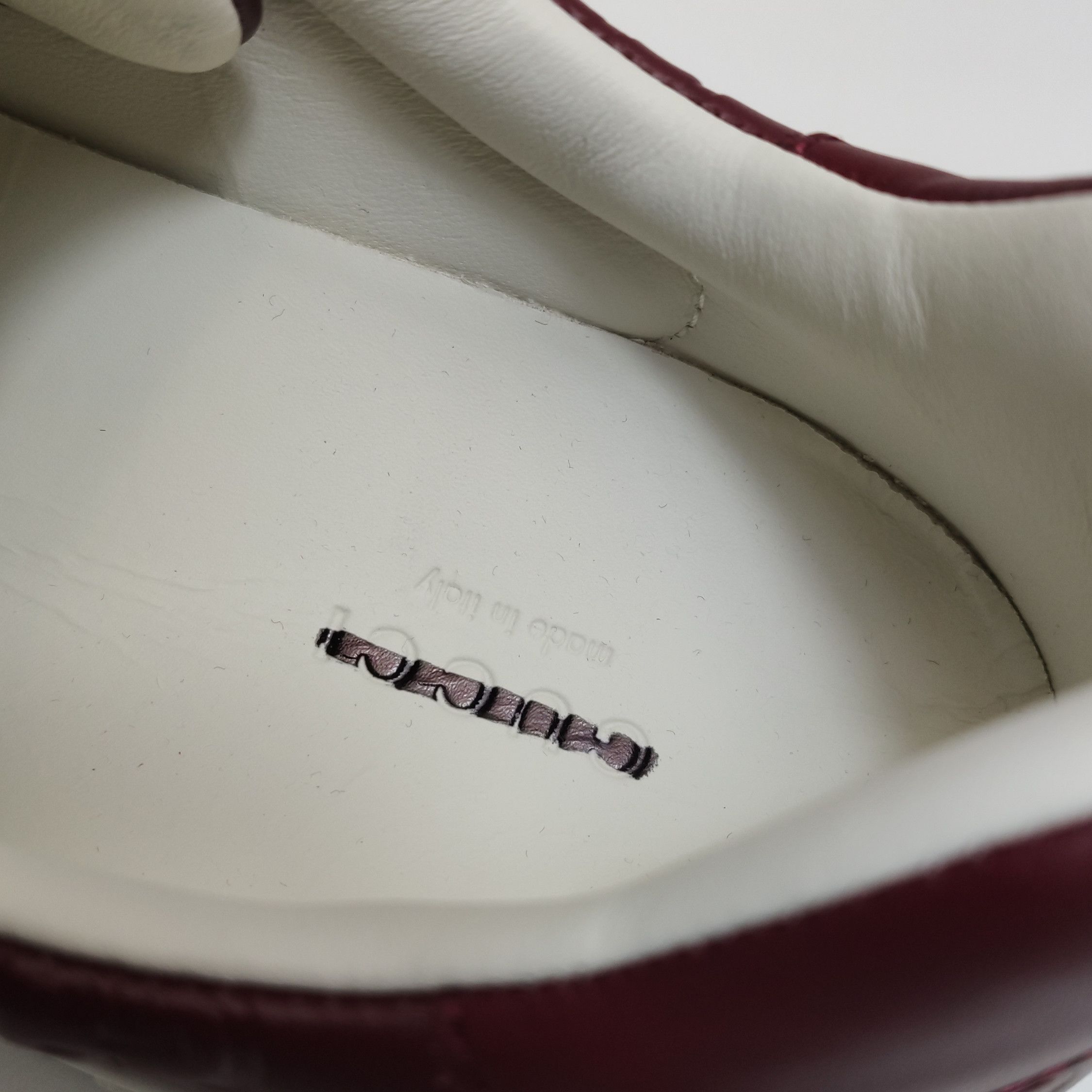 Gucci Gucci Women 7-5 Lowtop Sneakers Size US 7.5 / IT 37.5 - 12 Thumbnail