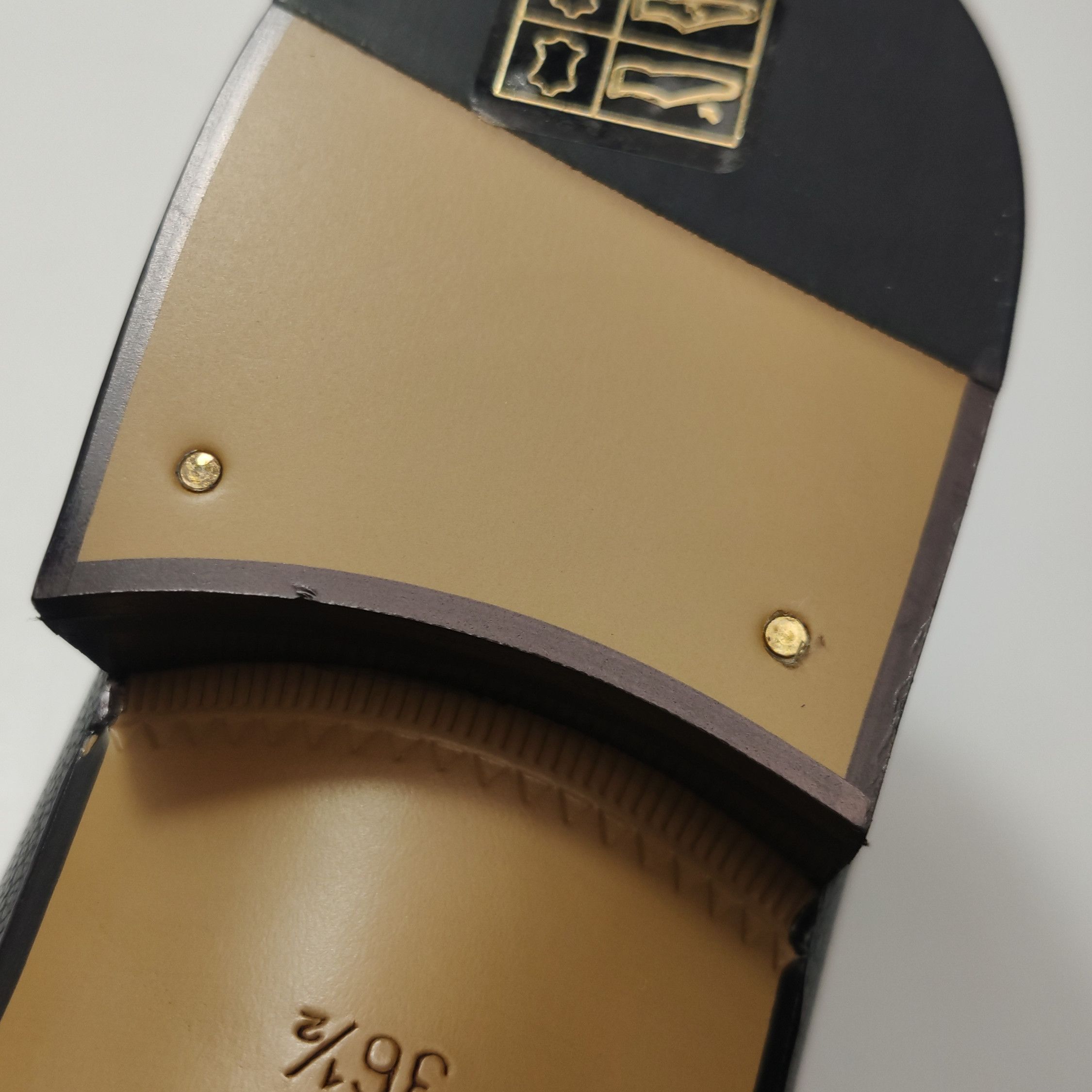 Gucci Gucci Women 6-5 Flats Size US 6.5 / IT 36.5 - 10 Thumbnail