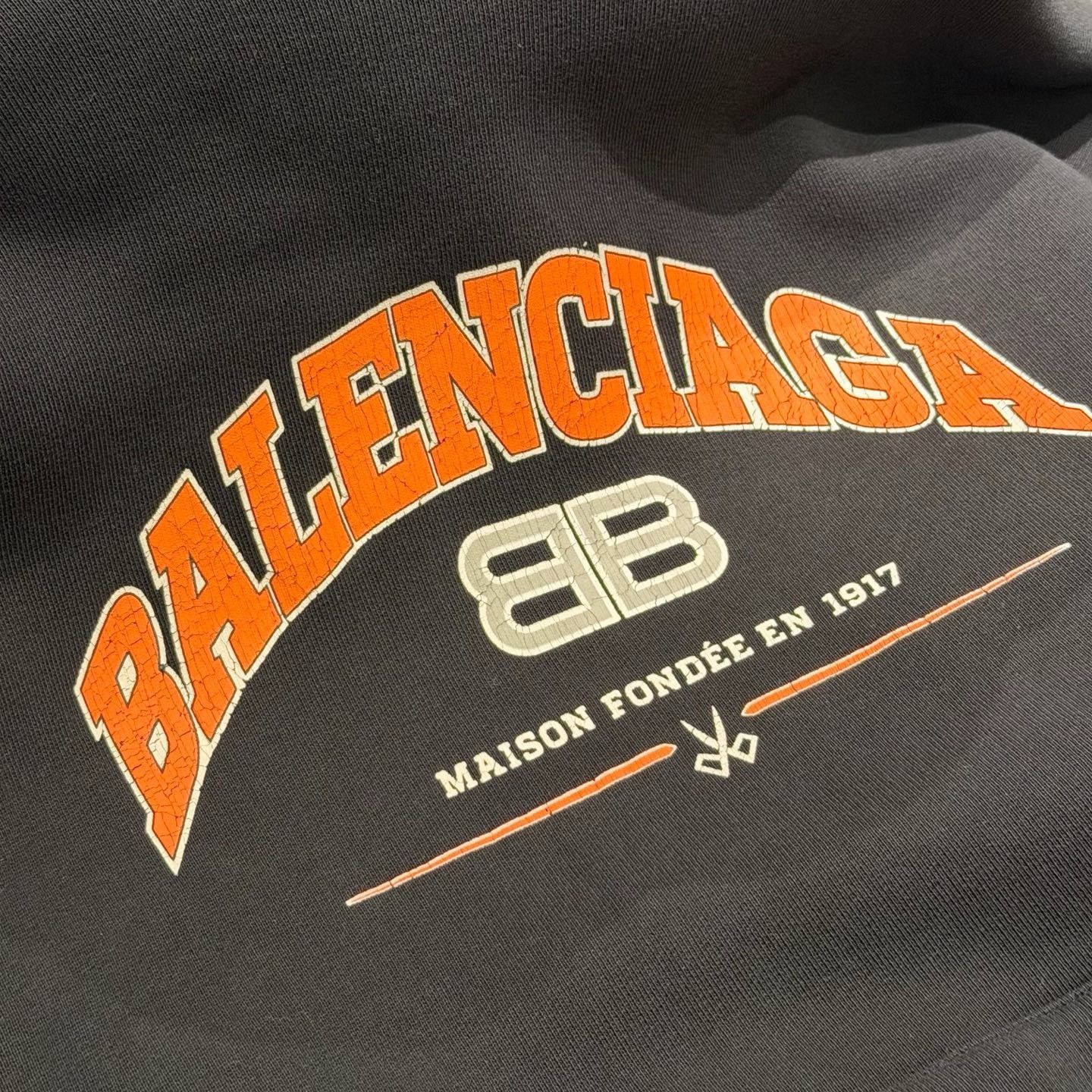 Balenciaga Balenciaga BB Logo Hoodie Size M Size US M / EU 48-50 / 2 - 4 Thumbnail