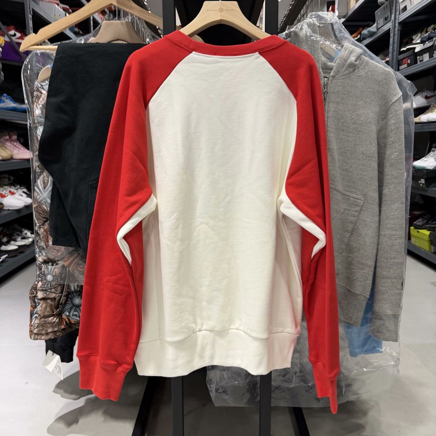 Dior Dior Rabbit Patch Sweatshirt Size L Size US L / EU 52-54 / 3 - 3 Thumbnail