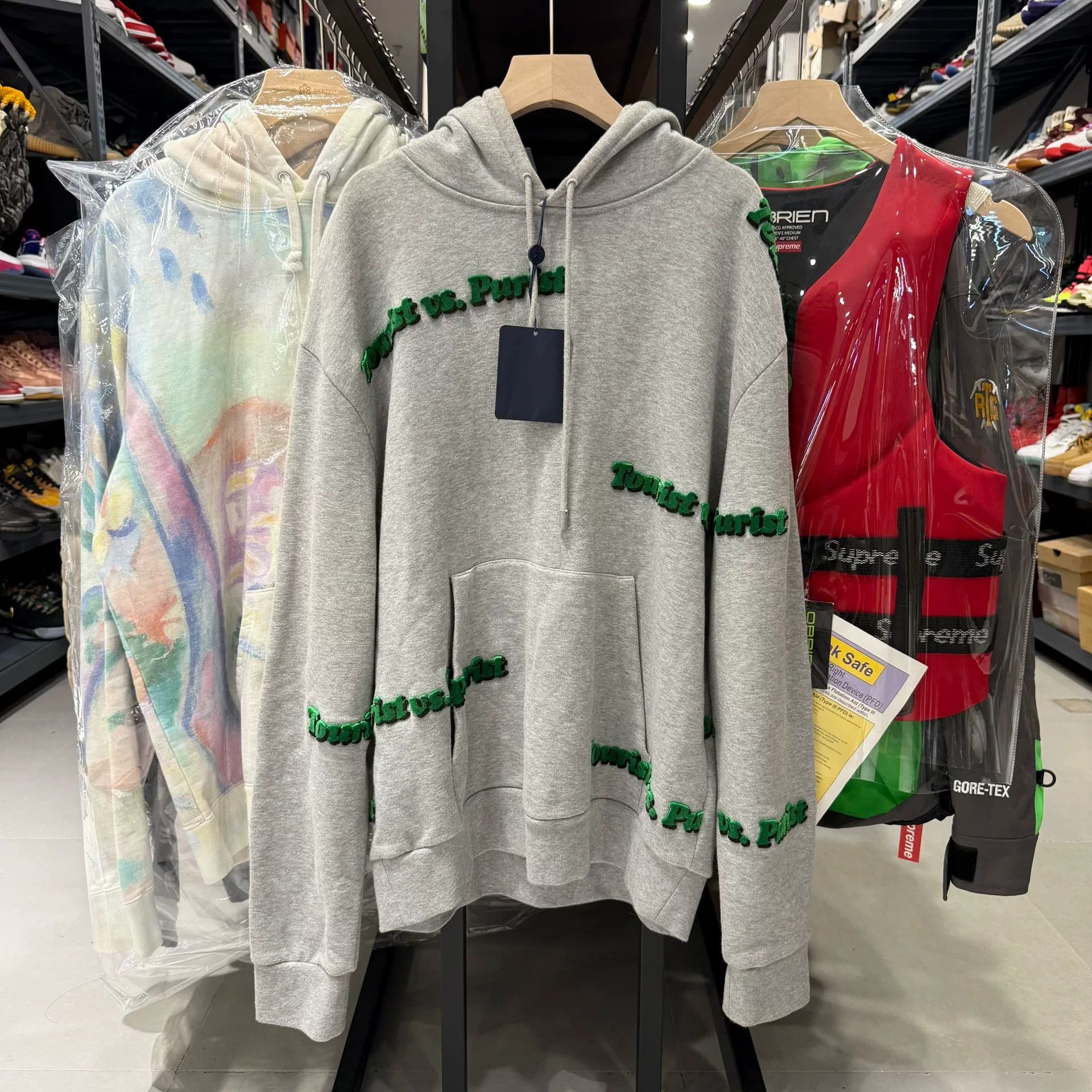 Louis Vuitton Louis Vuitton Tourist vs. Purist Hoodie Size M Size US M / EU 48-50 / 2 - 2 Thumbnail