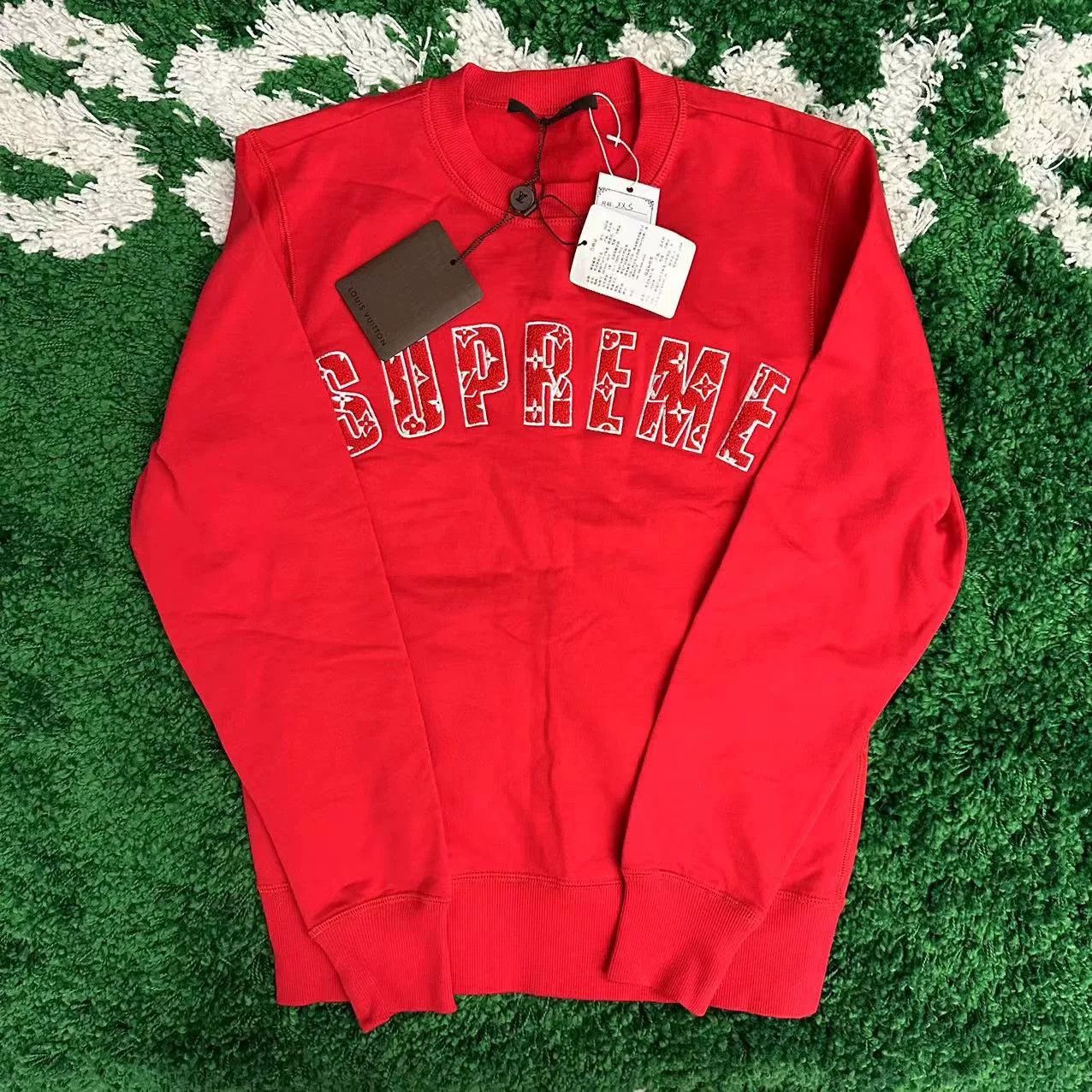 Louis Vuitton Louis Vuitton x Supreme Logo Sweatshirt XXS Size US XXS / EU 40 - 2 Thumbnail