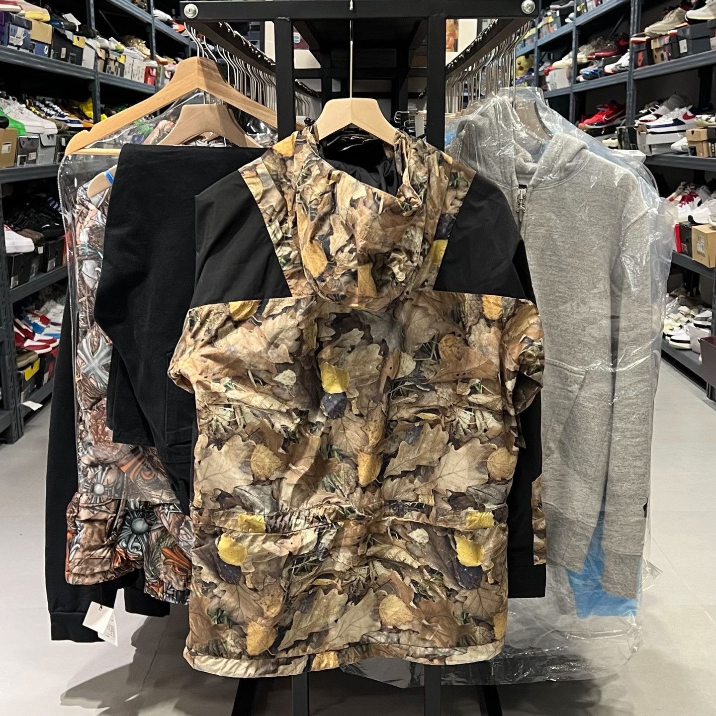 Supreme × The North Face Supreme x The North Face Leaves Mountain Light Jacket Size M Size US M / EU 48-50 / 2 - 3 Thumbnail